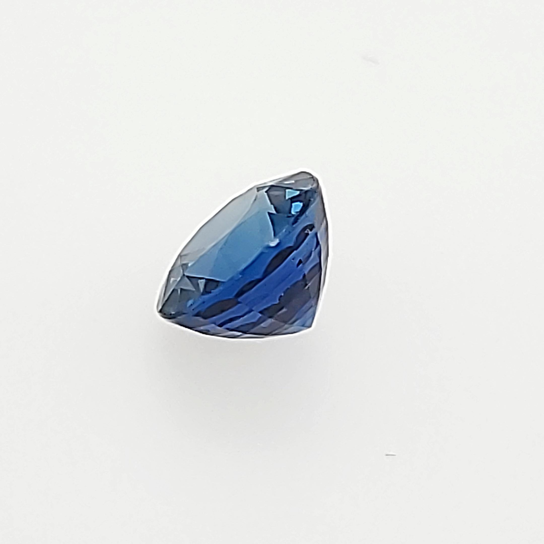 Round Cut Wonderful Large Round 2.60ct BLUE Sapphire (Chantaburi or Trat) For Sale