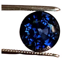 Magnifique grand saphir bleu rond de 2,60 carats (Chantaburi ou plateau)