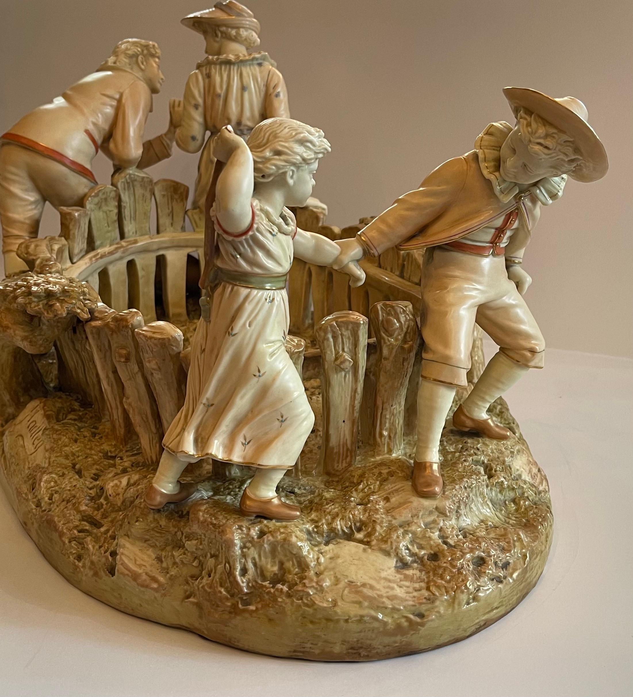 Belle Époque Magnifique grand centre de table anglais figuratif en porcelaine Royal Worcester Hadley en vente