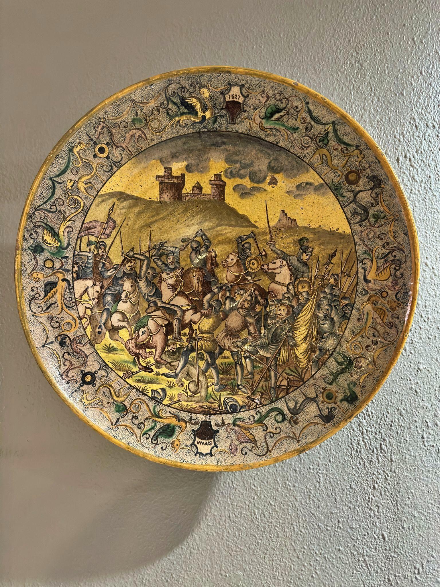 Merveilleuse grande assiette ronde toscane (Sienne) du 18e siècle en vente 10