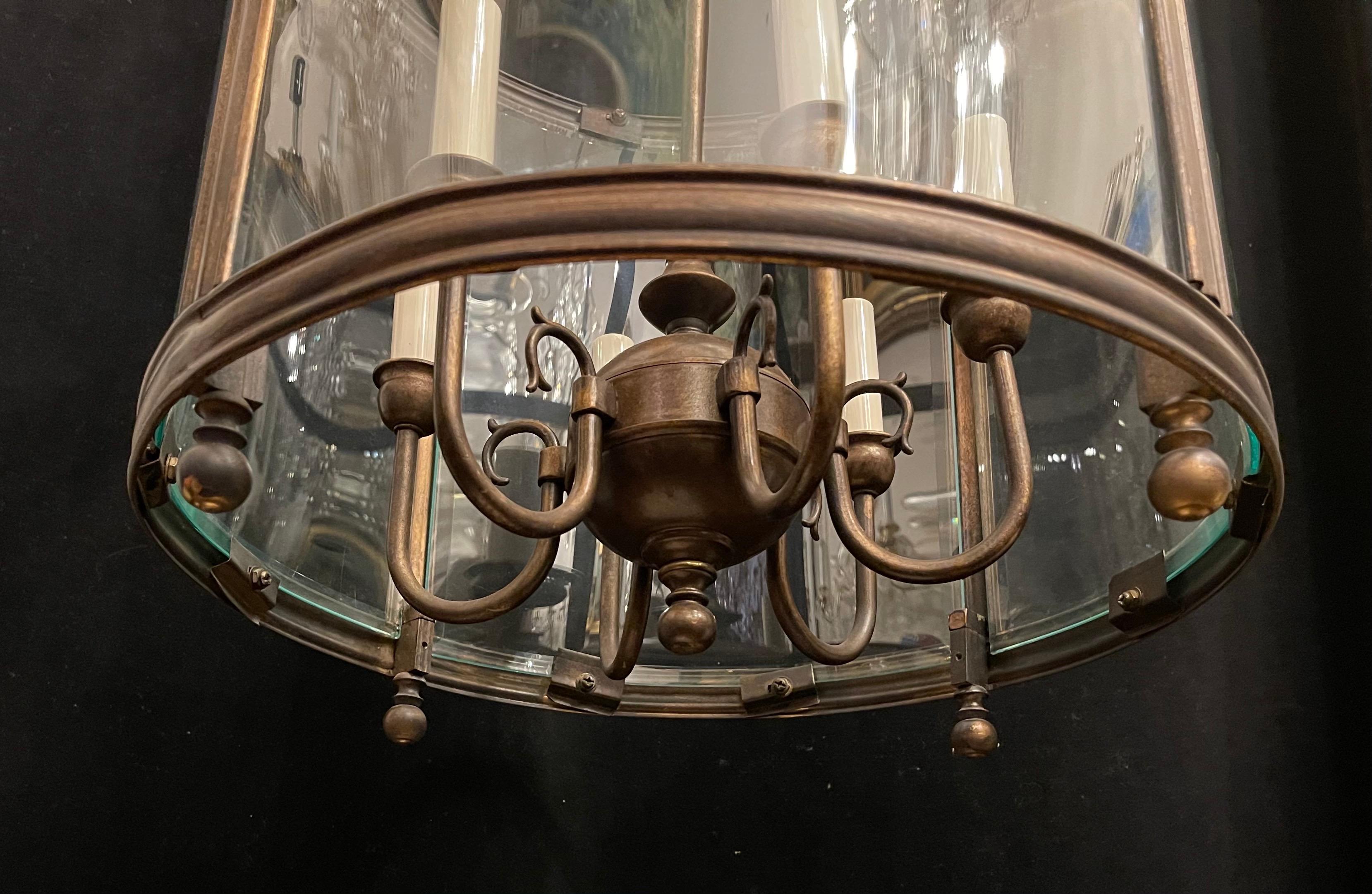 Bronze Merveilleuse grande lanterne Vaughan Regency à 6 lumières en verre biseauté incurvé et bronze doré en vente