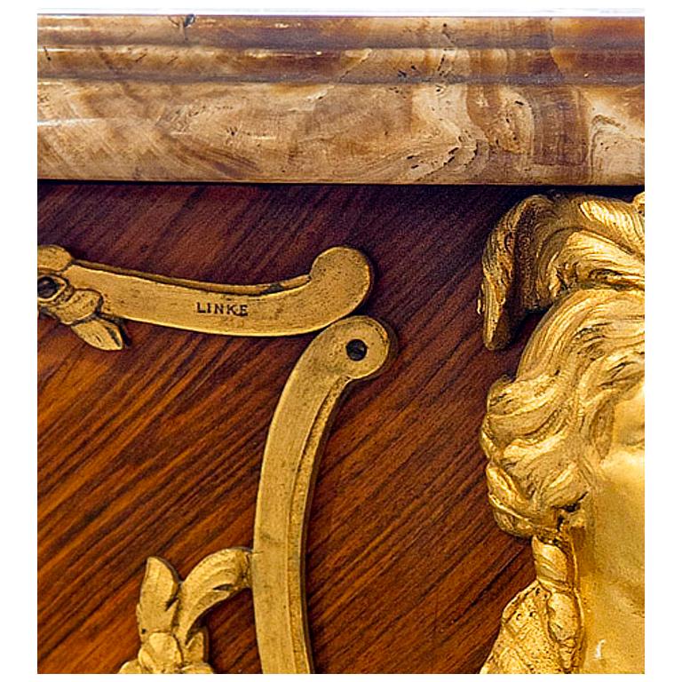 Merveilleux guéridon monté en bronze doré de la fin du XIXe siècle par François Linke en vente 1