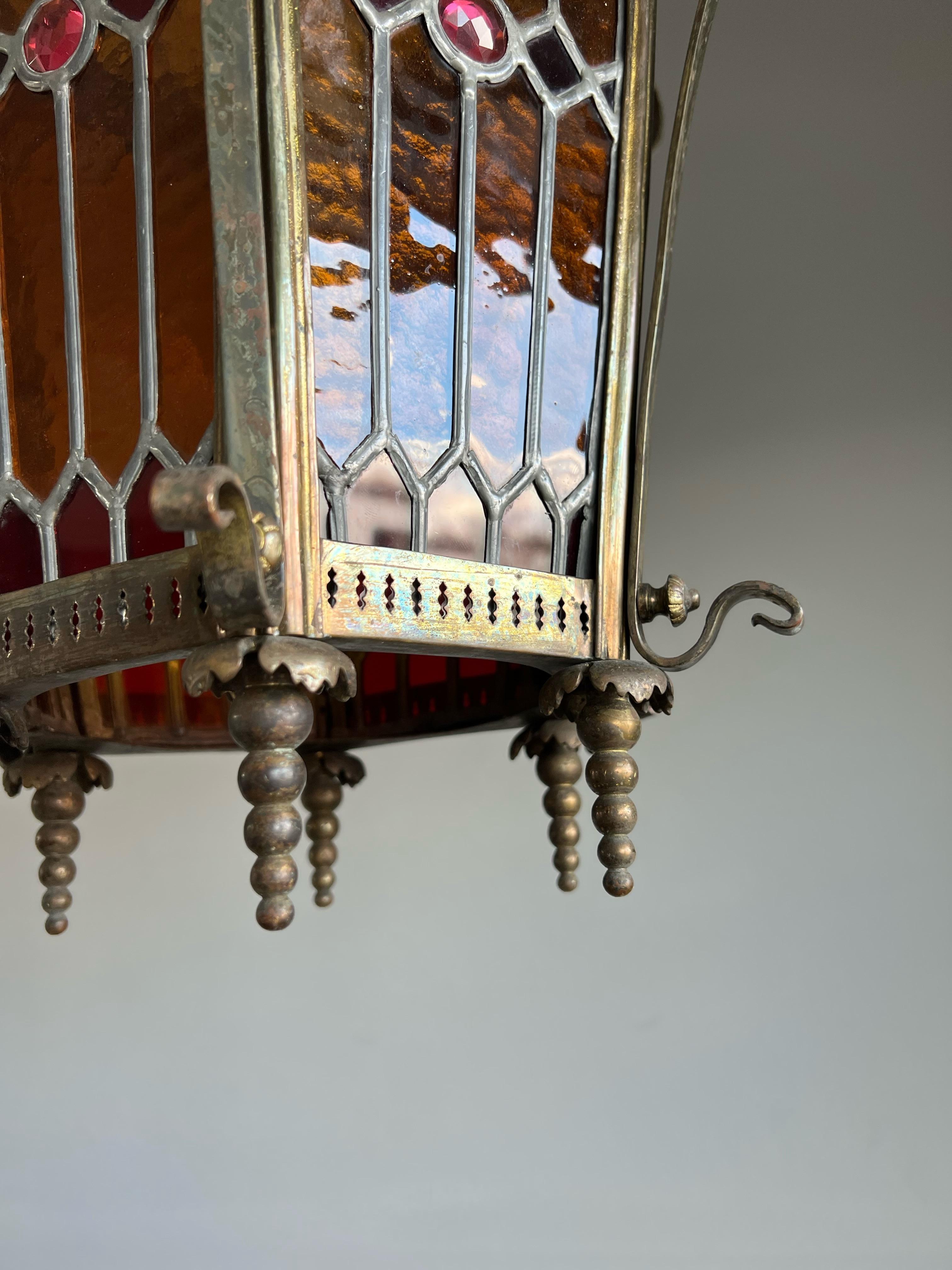 Merveilleuse suspension / lanterne de la fin de l'époque victorienne en bronze et verre plombé teinté en vente 6