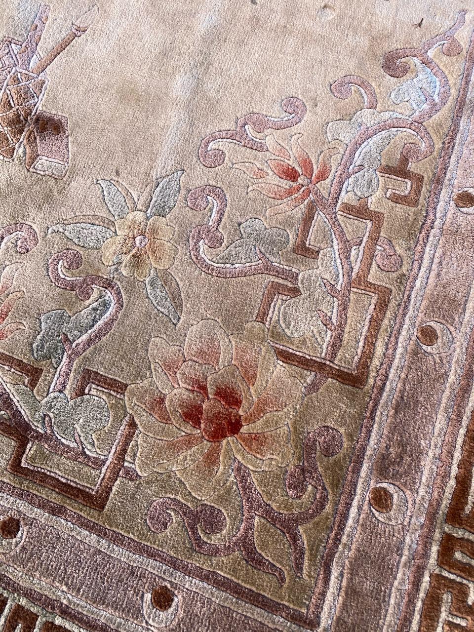 Wonderful Light Chinese Silk Rug In Good Condition In Saint Ouen, FR