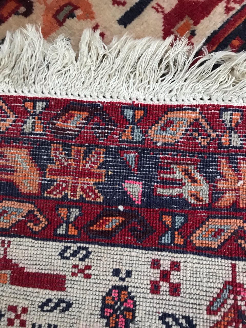 Merveilleux petit tapis fin de Ghashghai de Bobyrug en vente 2