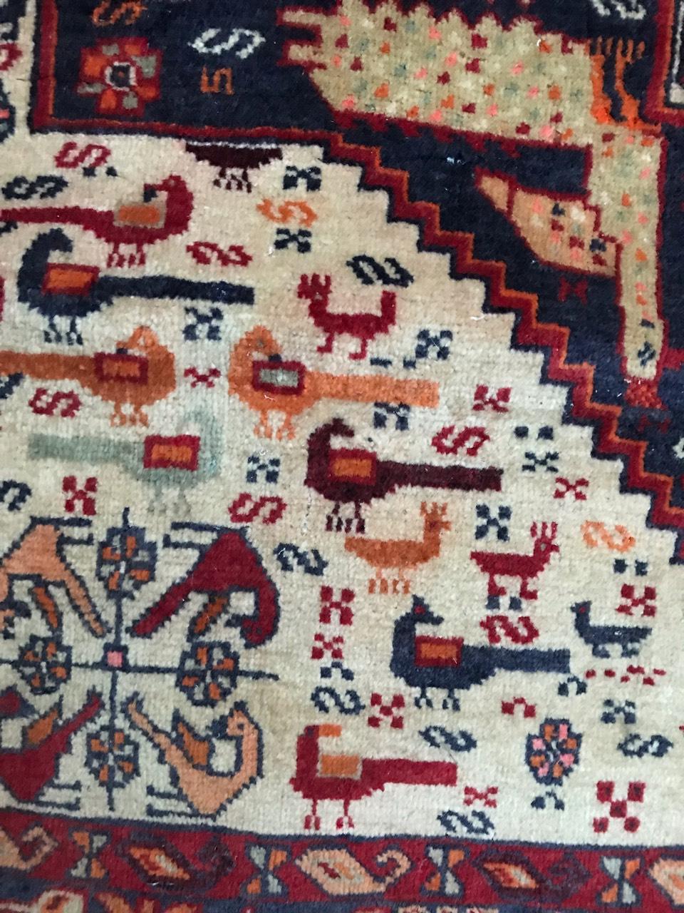 Noué à la main Merveilleux petit tapis fin de Ghashghai de Bobyrug en vente