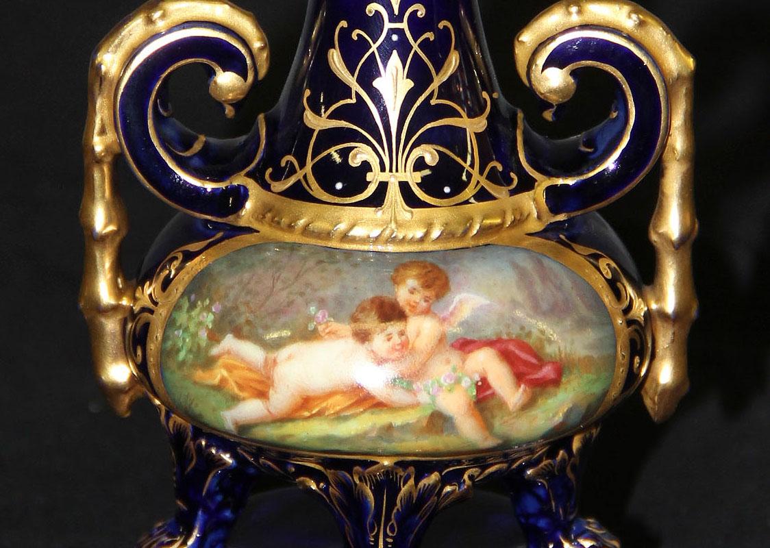 Belle Époque Wonderful Little Vienna Style Porcelain Vase For Sale
