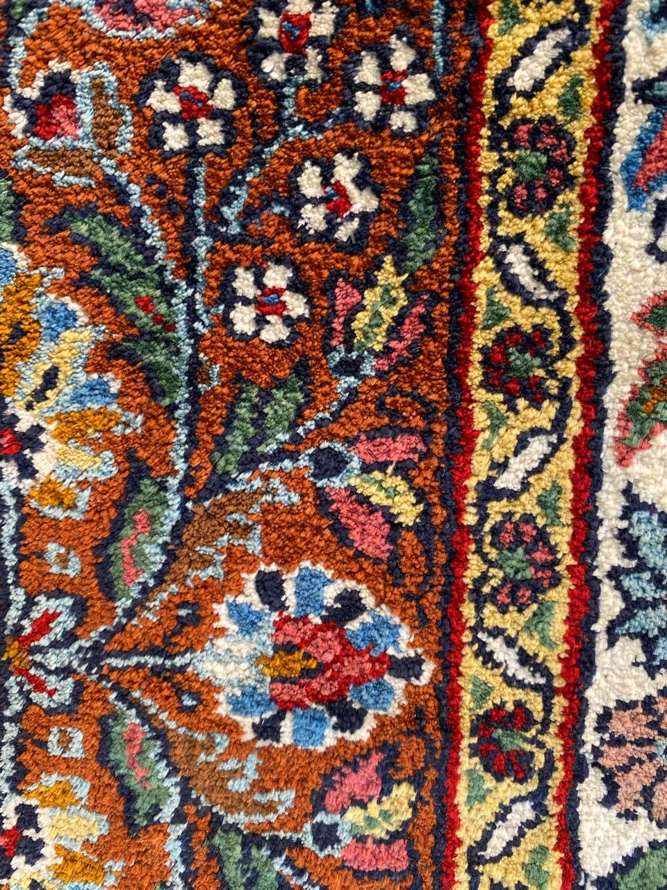 Wunderschöner kleiner indischer Vintage-Teppich aus feiner Seide im Angebot 9