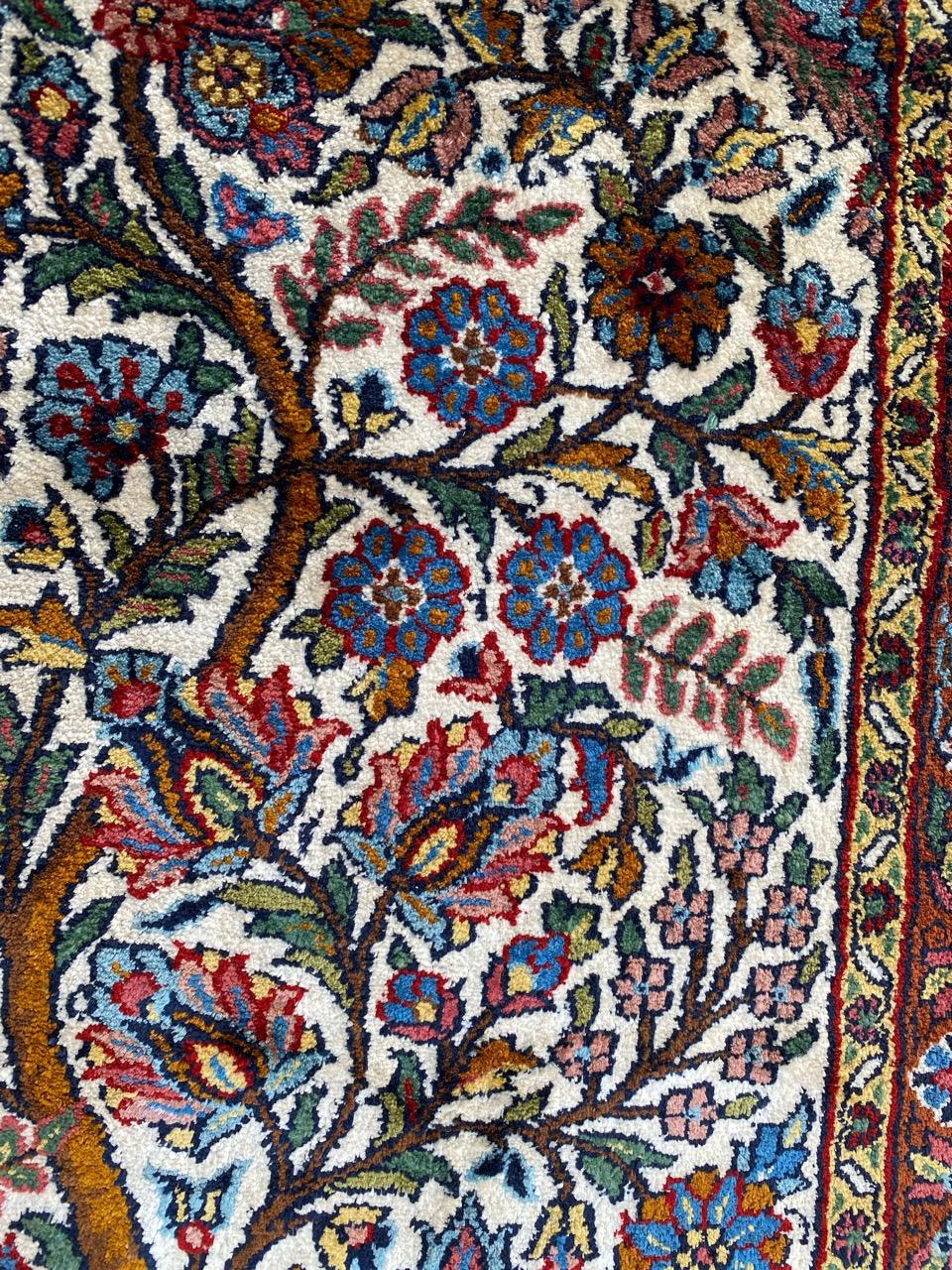 Wunderschöner kleiner indischer Vintage-Teppich aus feiner Seide (20. Jahrhundert) im Angebot