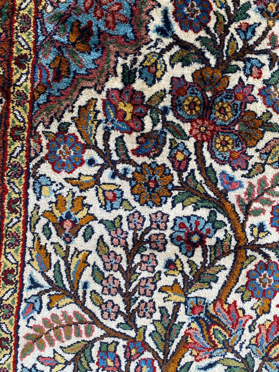 Wunderschöner kleiner indischer Vintage-Teppich aus feiner Seide im Angebot 1