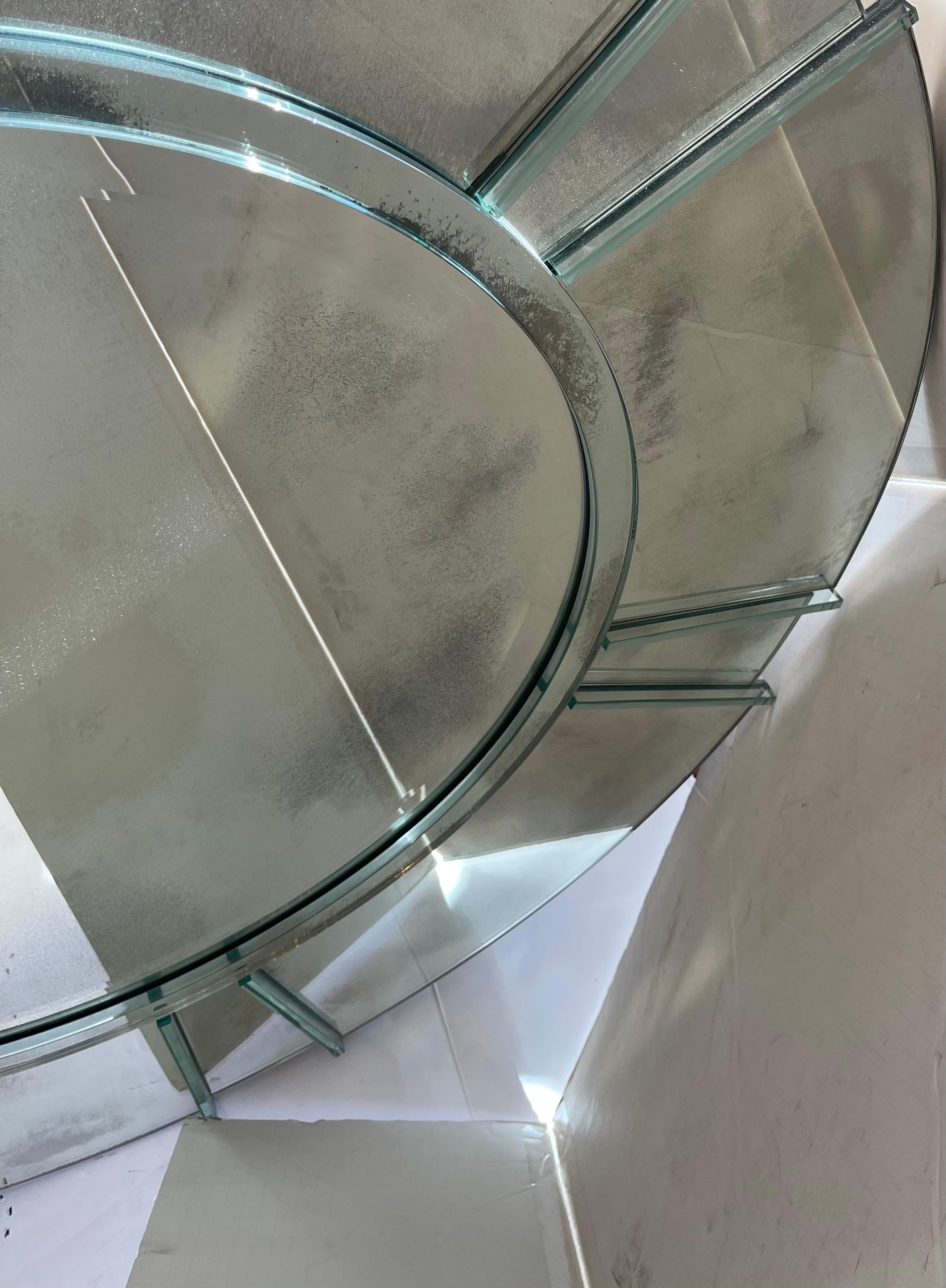 Merveilleux Lorin Marsh moderne miroir rond italien vénitien biseauté panneaux de verre Bon état - En vente à Roslyn, NY
