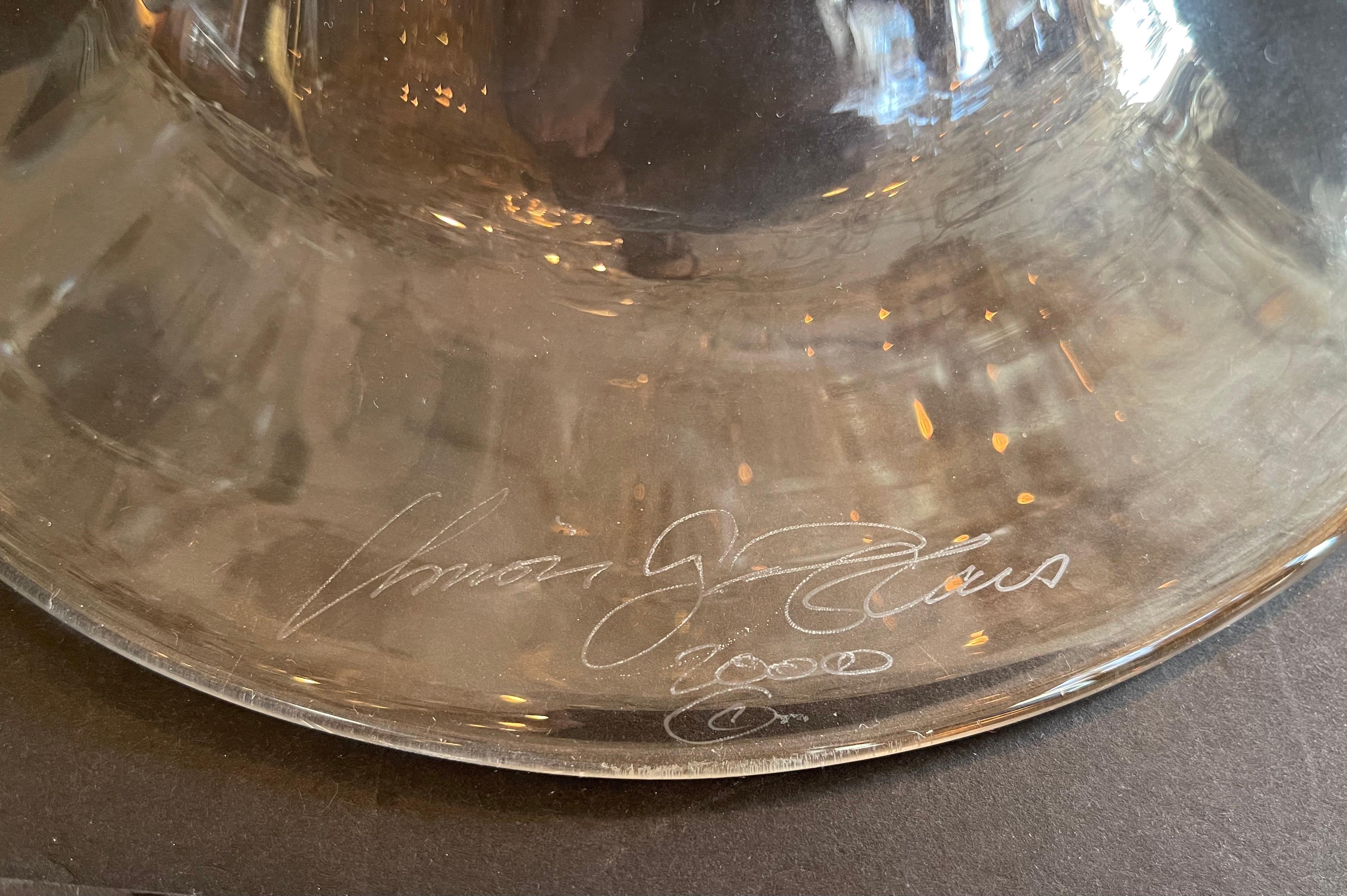 Wonderful Lorin Marsh Murano Seguso Gold Swirl Flecked Glass Centerpiece Vase In Good Condition In Roslyn, NY