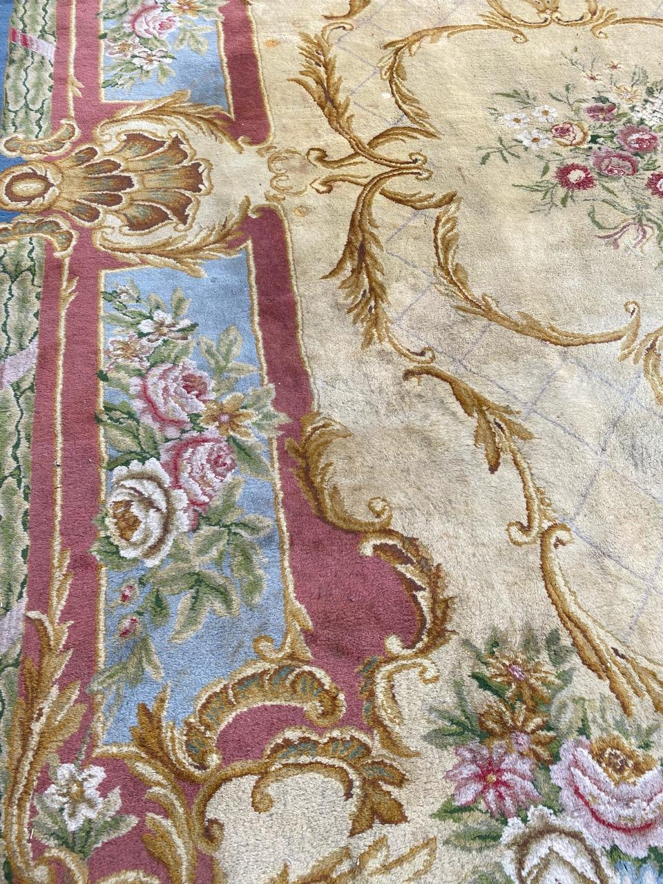 Wonderful Luxurious Large European Savonnerie Rug In Good Condition For Sale In Saint Ouen, FR