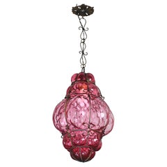 Meravigliosa Lanterna veneziana color magenta, vetro di Murano, Italia, anni
50