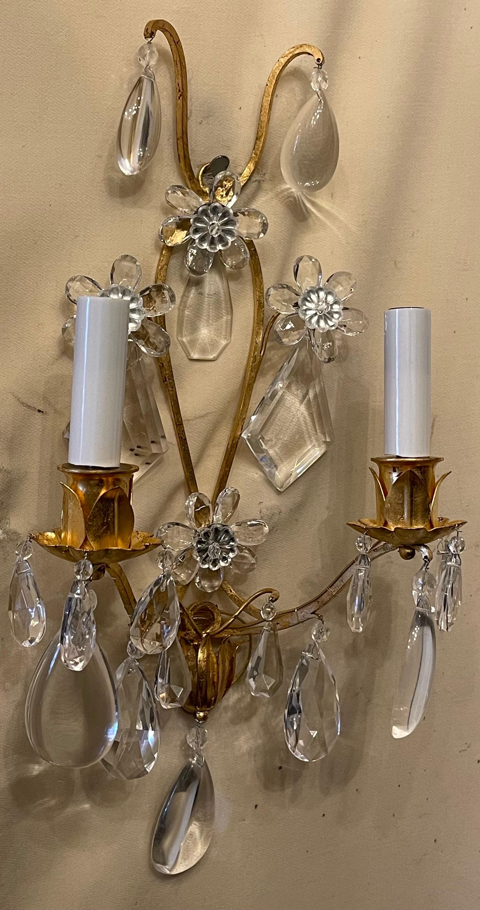 Doré Merveilleuse Maison Bagues n°07127  Applique murale à deux lumières or fer doré cristal en vente