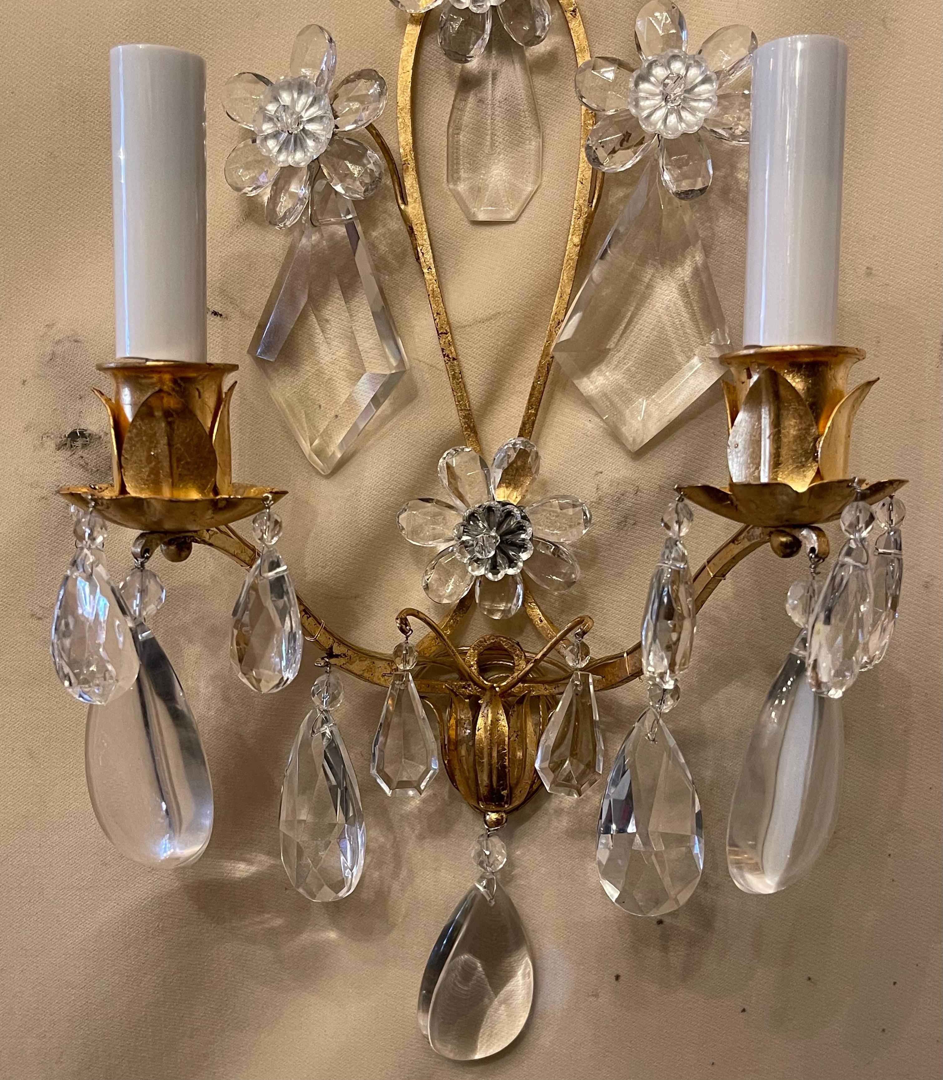 20ième siècle Merveilleuse Maison Bagues n°07127  Applique murale à deux lumières or fer doré cristal en vente