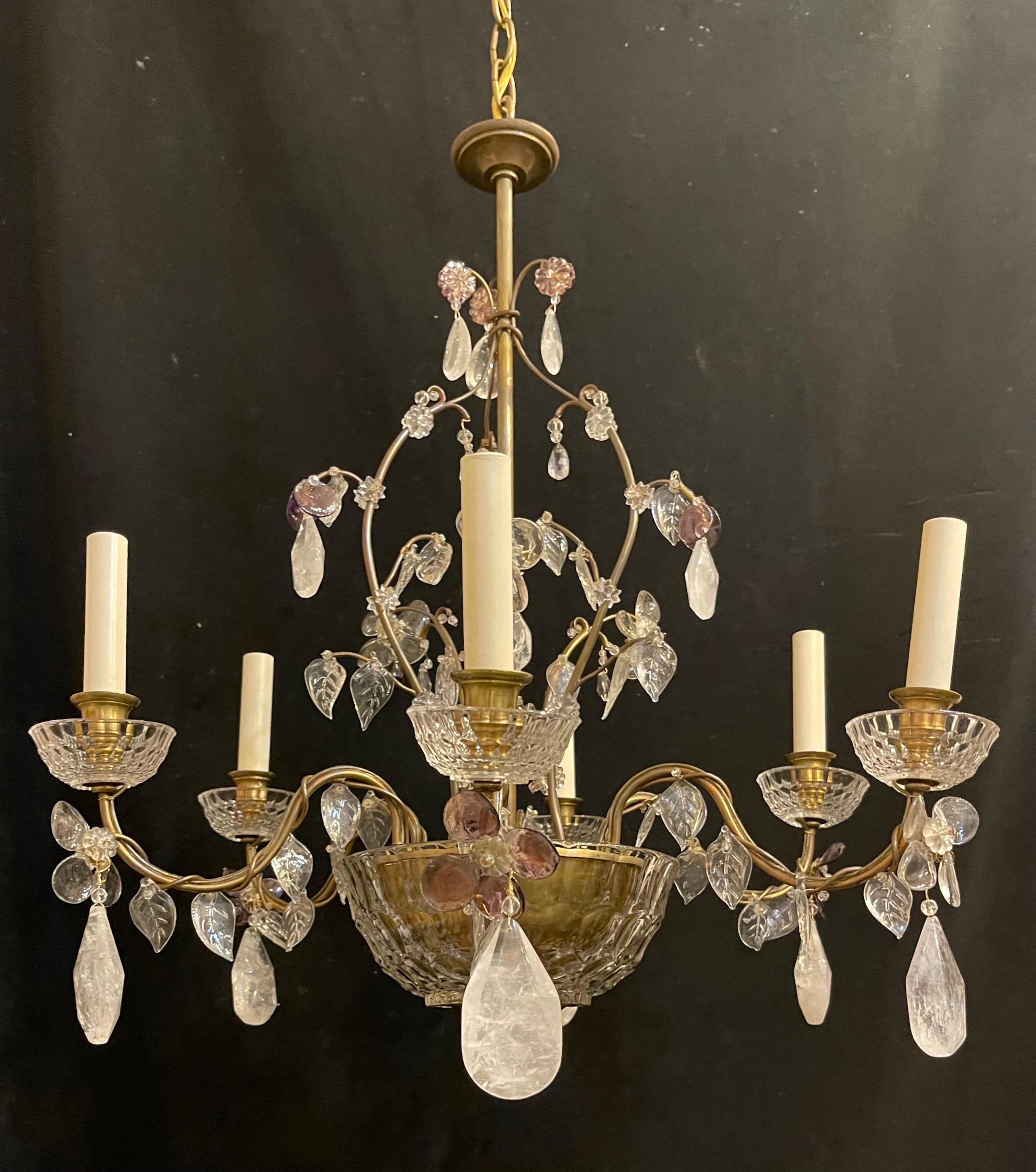 Maravillosa Maison Baguès Araña francesa de cristal de roca con lazo de cristal Branze Moderno de mediados de siglo en venta