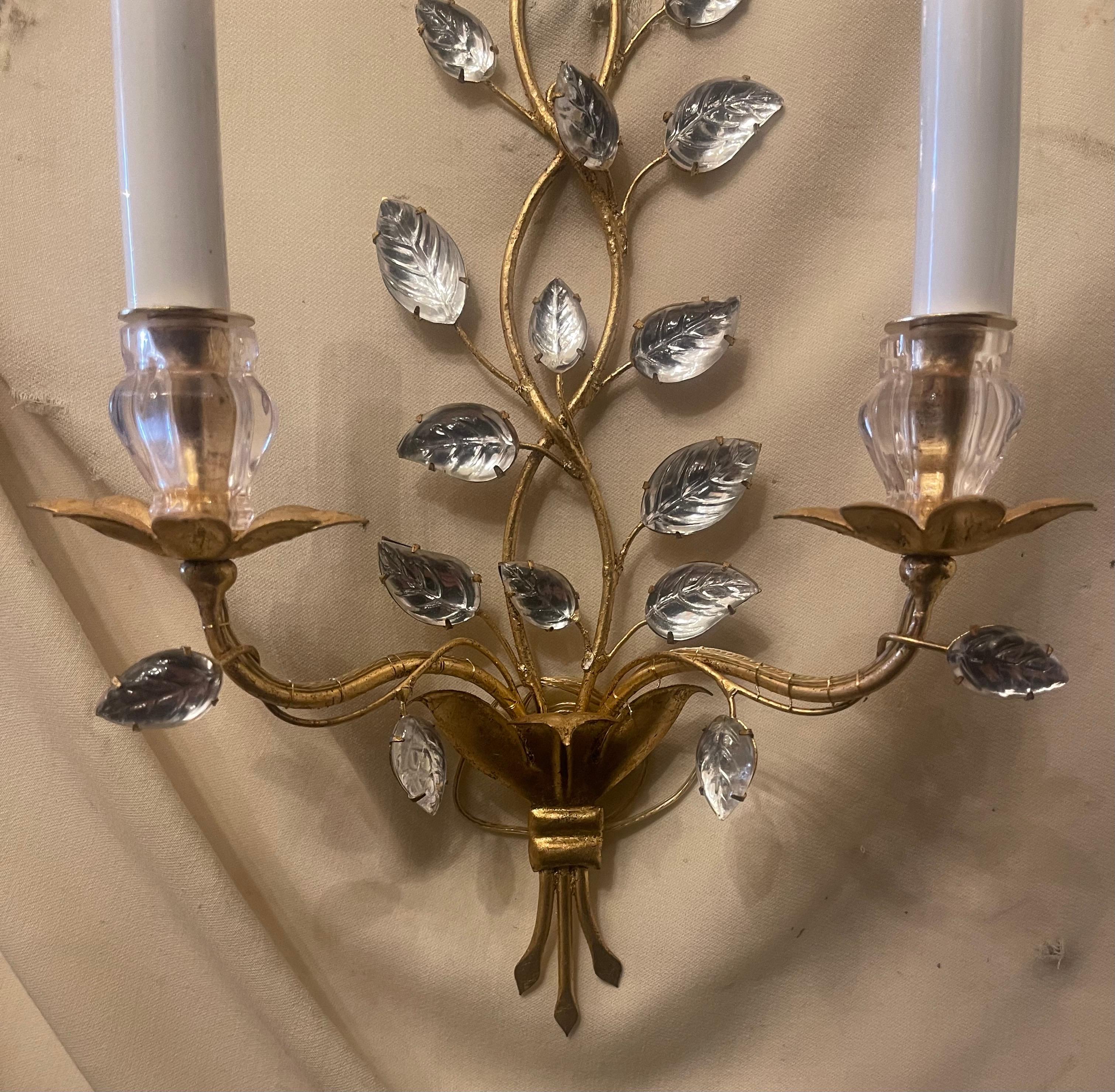 Wunderschöner Maison Bagues-Wandleuchter #10302, 2 Lichter, Blumenblatt, vergoldeter, vergoldeter Blumenstrauß (Vergoldet) im Angebot