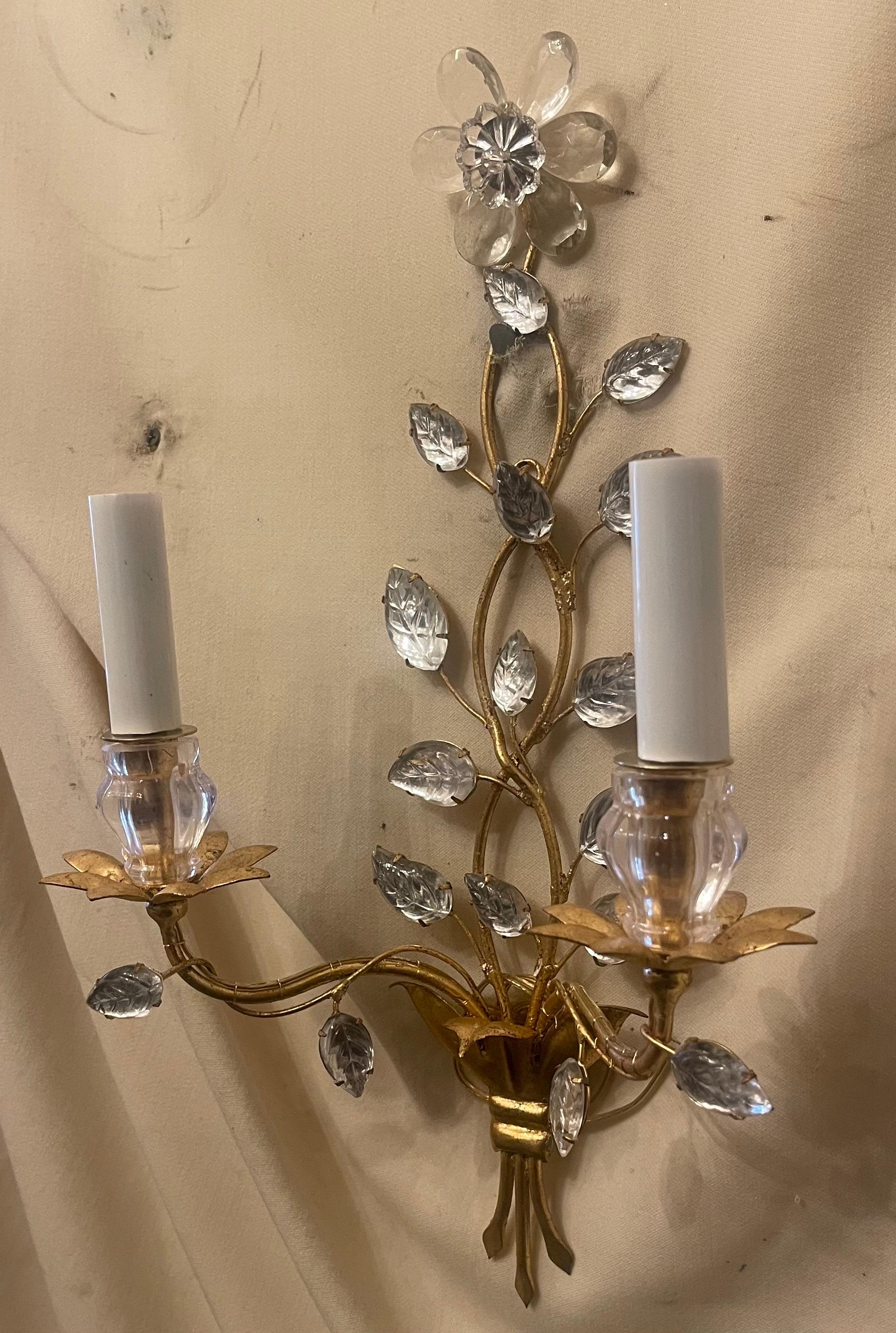 Wunderschöner Maison Bagues-Wandleuchter #10302, 2 Lichter, Blumenblatt, vergoldeter, vergoldeter Blumenstrauß im Zustand „Gut“ im Angebot in Roslyn, NY