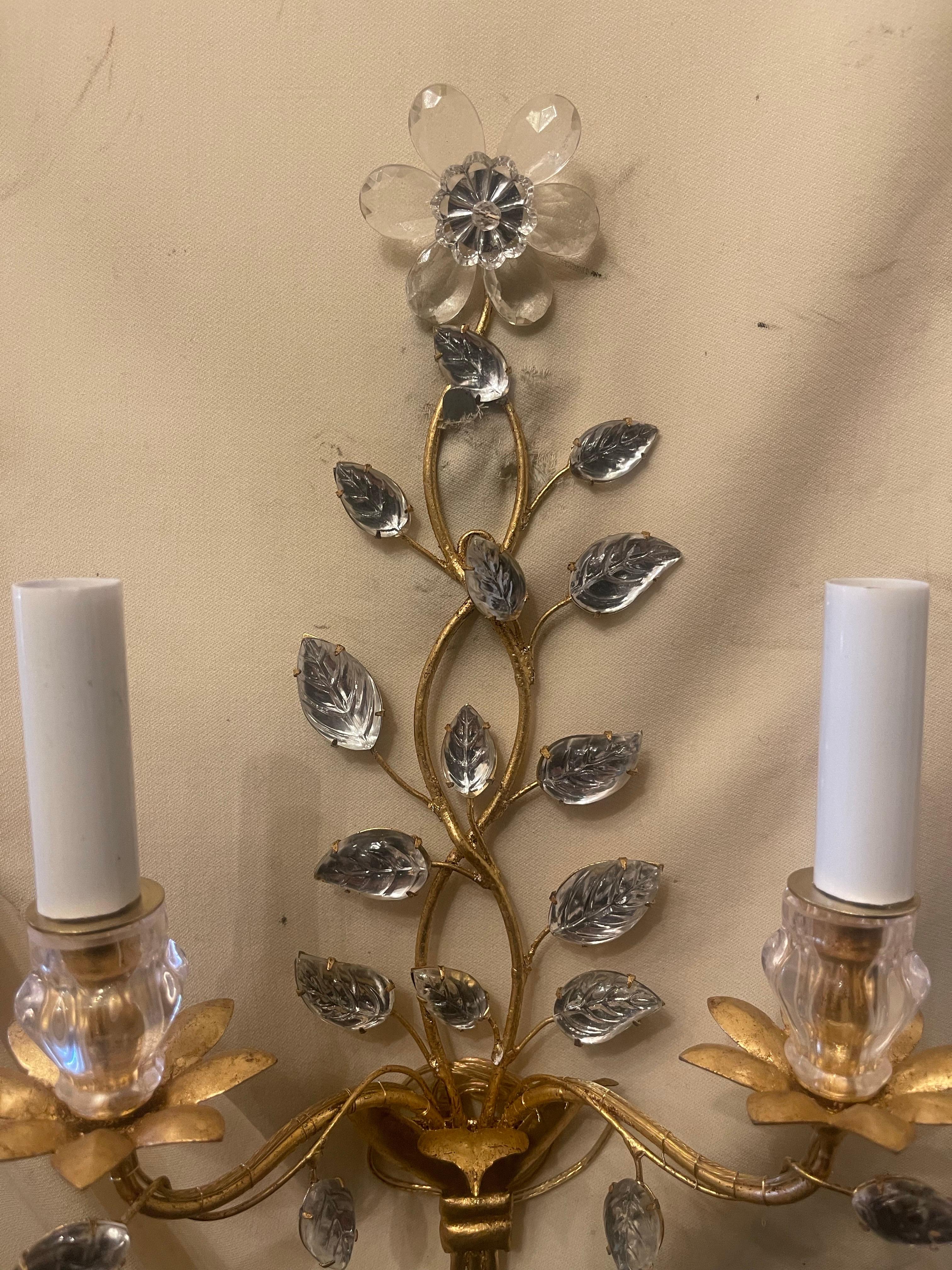 Wunderschöner Maison Bagues-Wandleuchter #10302, 2 Lichter, Blumenblatt, vergoldeter, vergoldeter Blumenstrauß (20. Jahrhundert) im Angebot