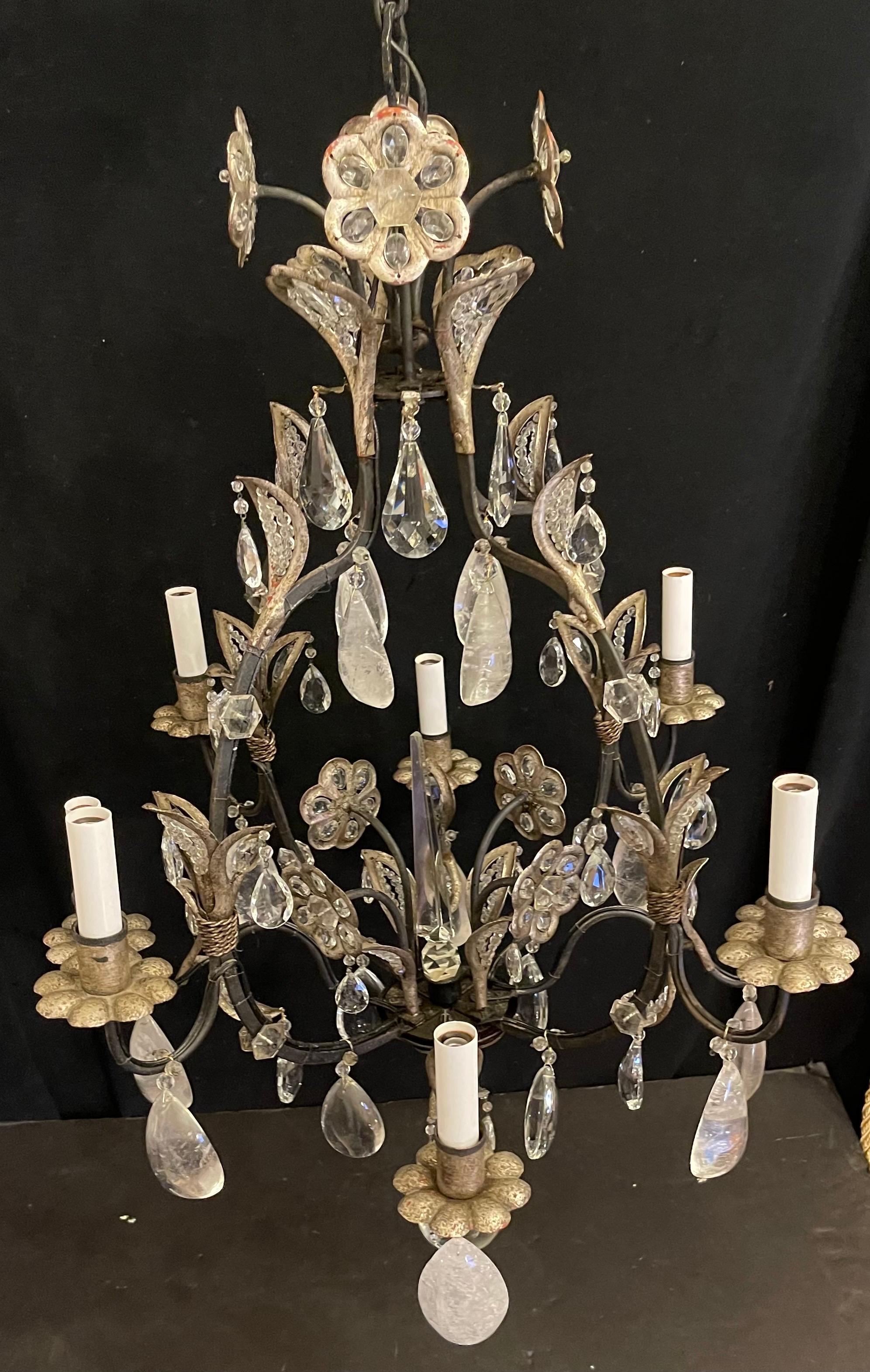 Wunderschöner Maison Baguès Stil Eisen Silber Vergoldet Bergkristall Blume Kronleuchter (Perlen) im Angebot