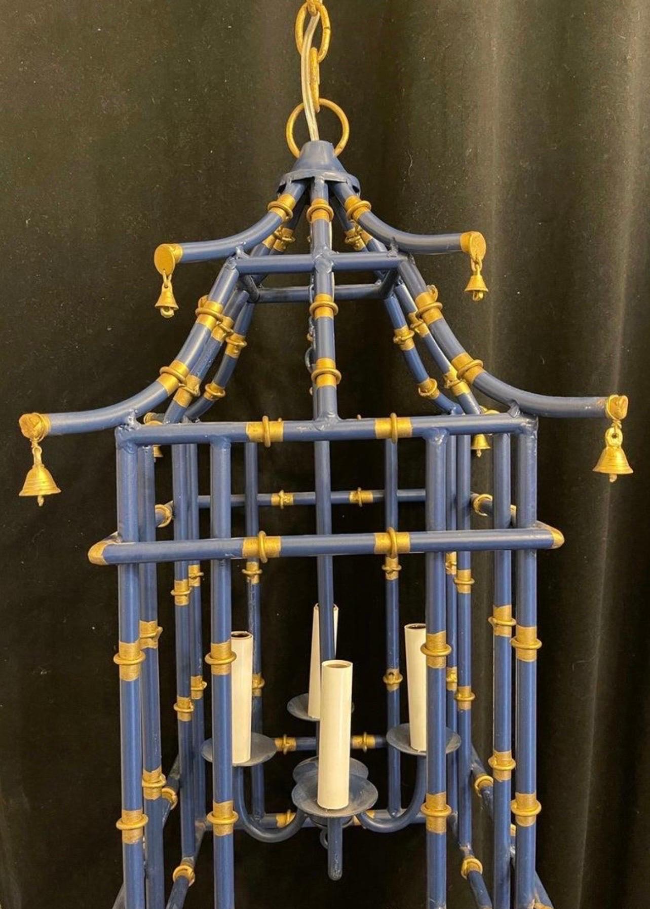 Wonderful Navy Blue Gold Gilt Pagoda Bamboo Chinoiserie Lantern Pair Fixtures In Good Condition For Sale In Roslyn, NY