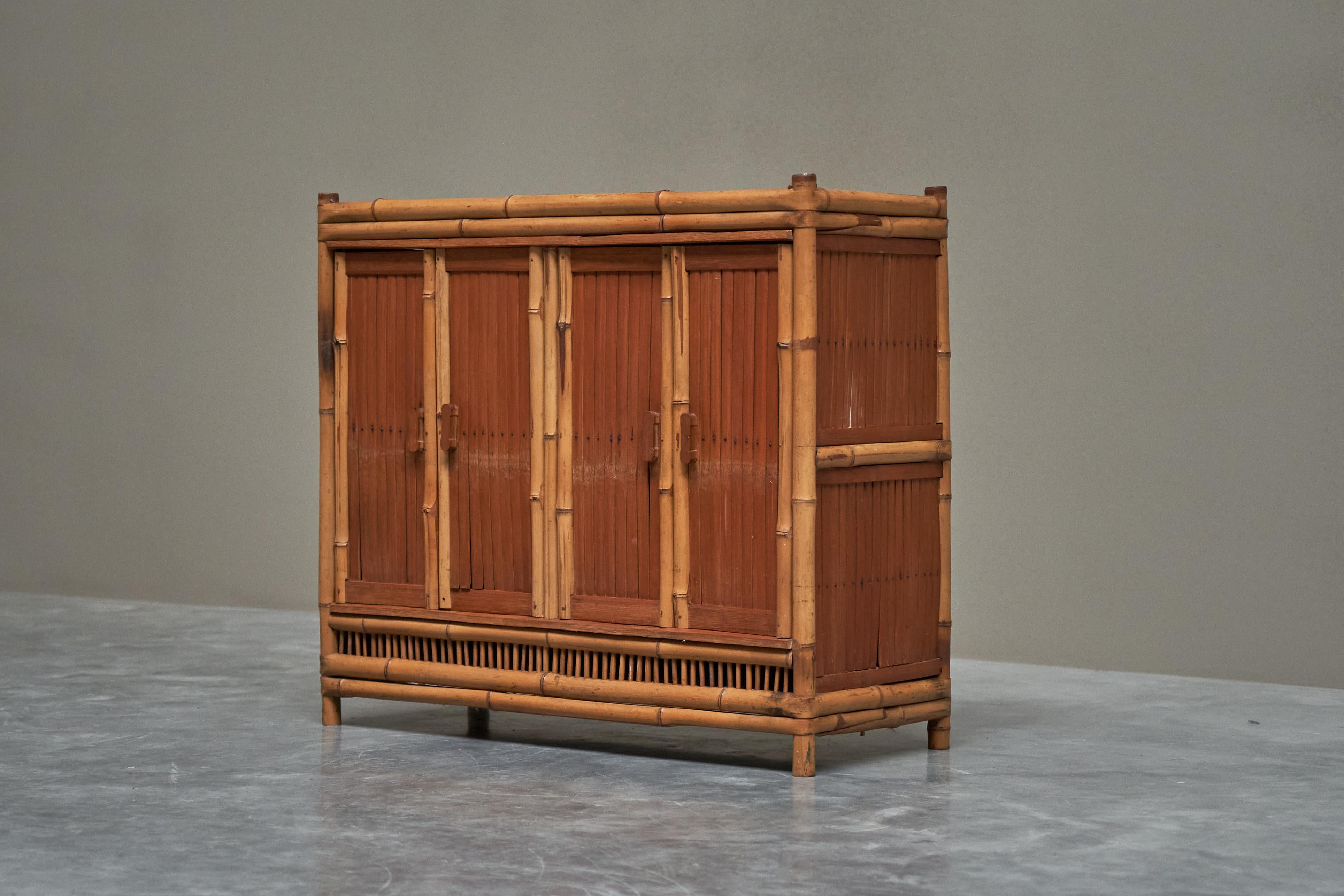 Merveilleuse armoire en bambou du milieu du siècle 1960 Bon état - En vente à Meer, VAN
