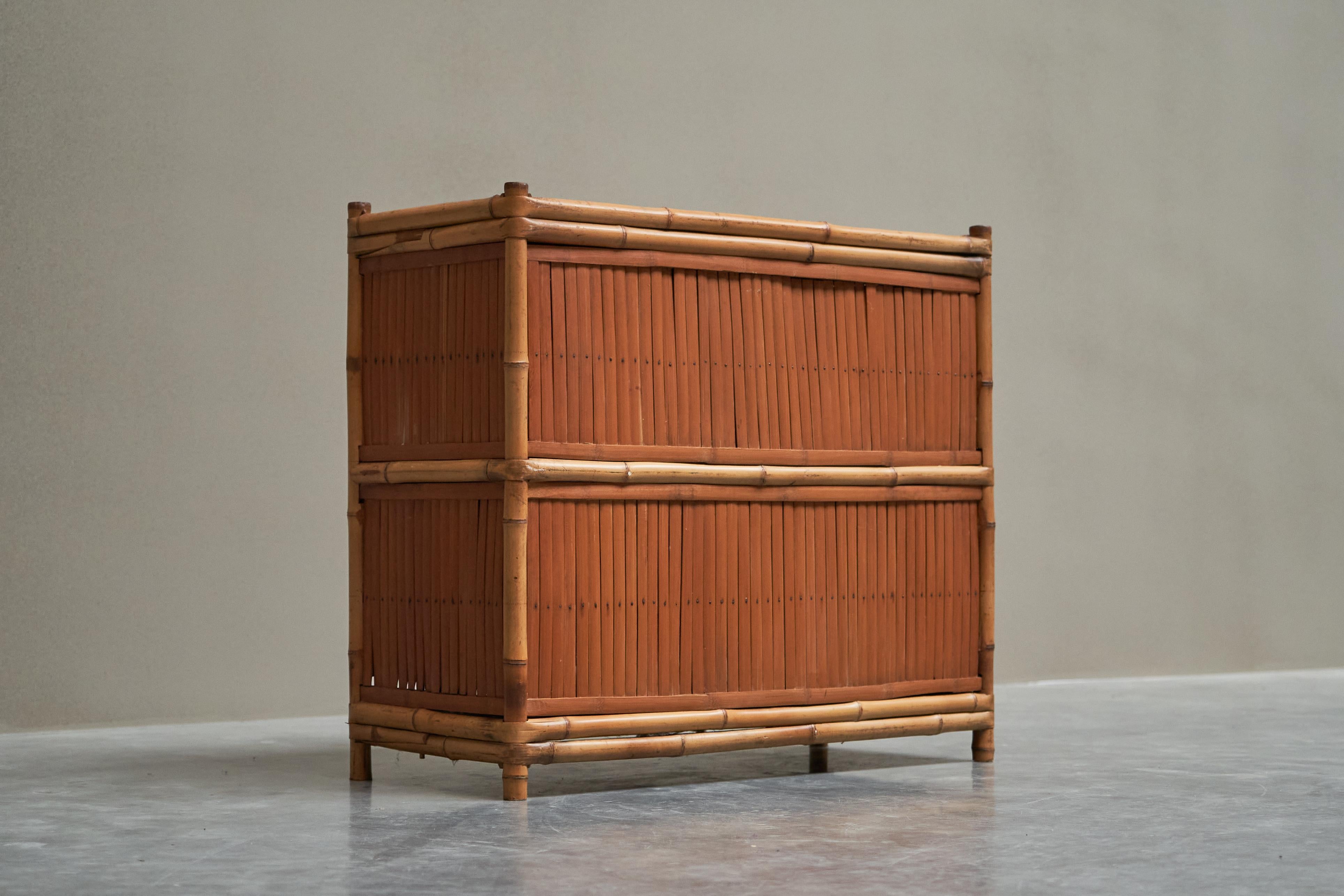 Merveilleuse armoire en bambou du milieu du siècle 1960 en vente 2