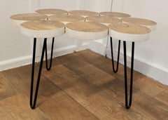 Merveilleuse table en bois d'olivier d'art populaire du milieu du siècle