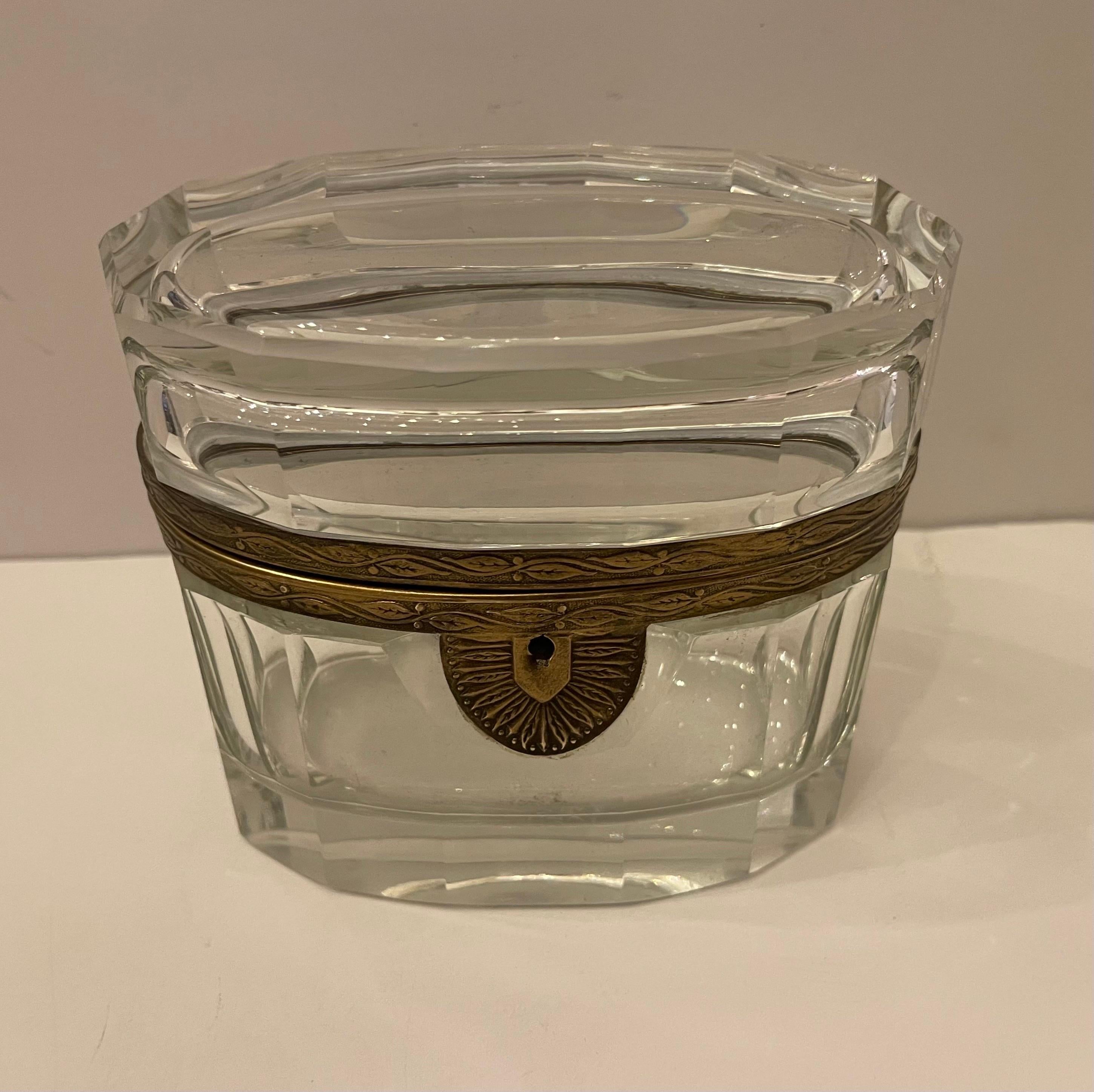 Wonderful Mid-Century Modern Baccarat Crystal Glass Bronze Ormolu Casket Box For Sale 3