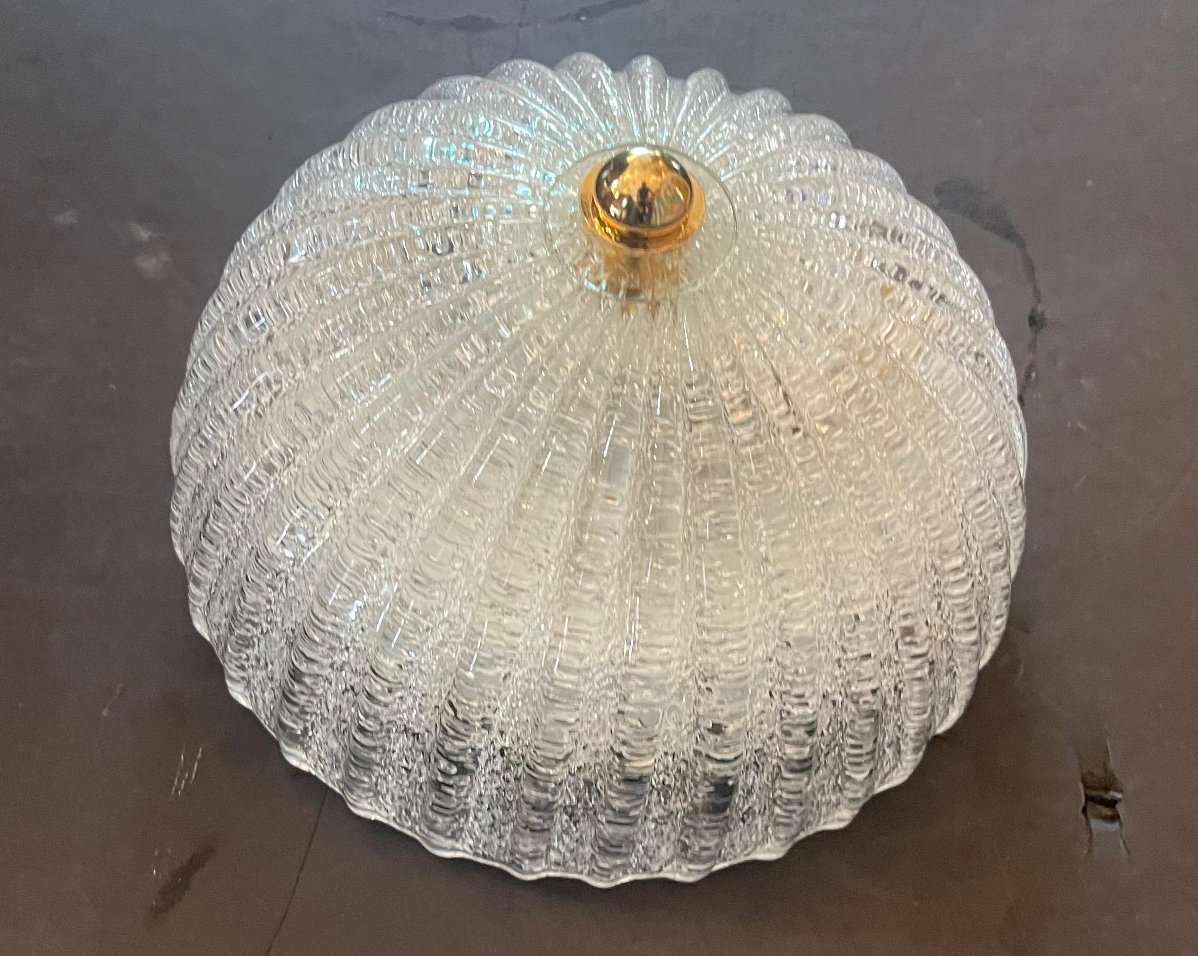 Eine wunderbare Mid Century Modern Barovier & Seguso Art Crackle Glas & Messing Flush Mount Light Fixture

11 Verfügbar
Separat zu verkaufen 