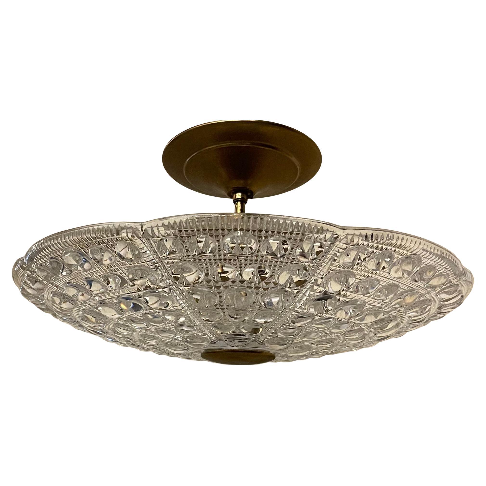 Merveilleux luminaire semi-affleurant en laiton et verre d'art Carl Fagerlund, datant du milieu du siècle dernier