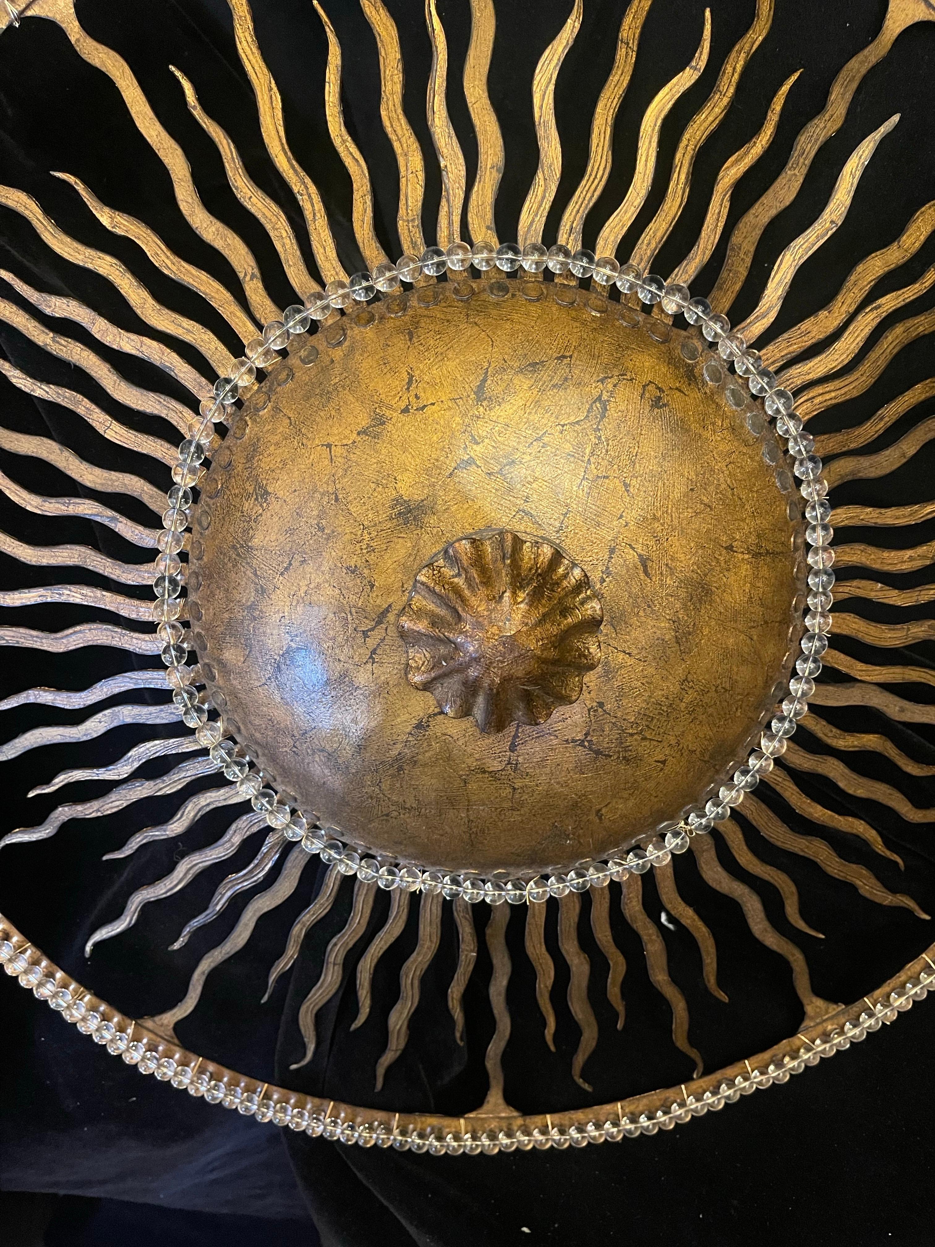 Wunderschöne Mid-Century Modern Crystal Gilt Sunburst Brutalist Flush Mount Pendelleuchte im Zustand „Gut“ im Angebot in Roslyn, NY