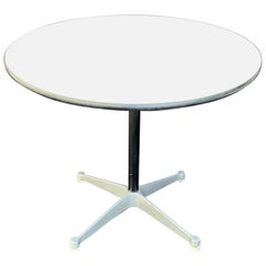 Merveilleuse table ronde à piédestal Herman Miller, moderne du milieu du siècle dernier