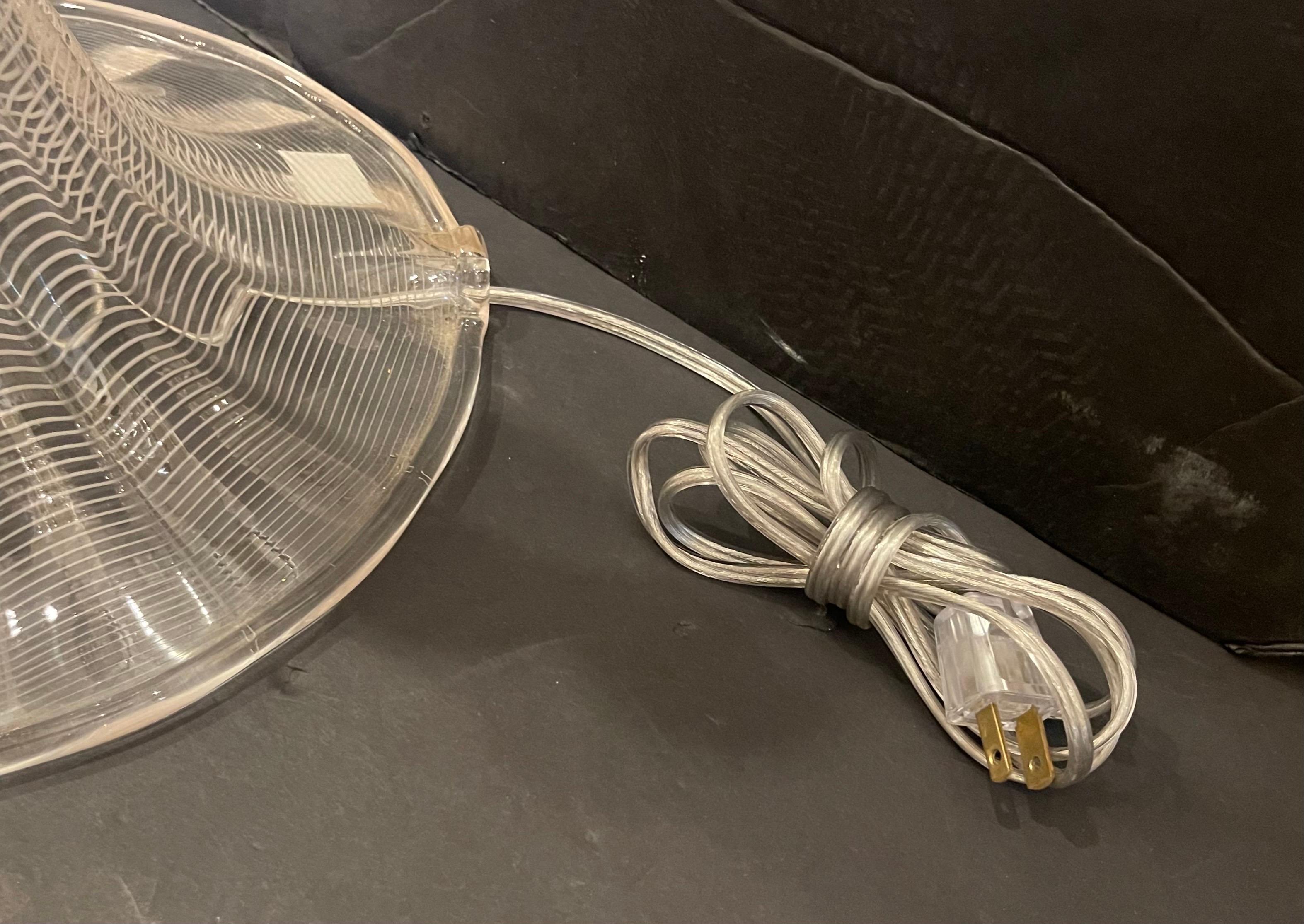 20ième siècle Merveilleuse lampe déco en verre d'art italien de Murano du milieu du siècle dernier Lorin Marsh en vente