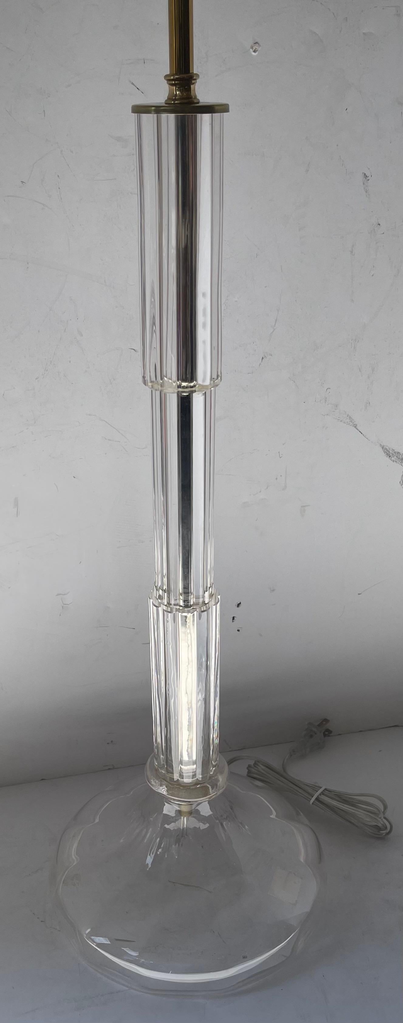 Wonderful Mid-Century Modern Italian Murano Glass Brass Deco Lamp Lorin Marsh In Good Condition For Sale In Roslyn, NY