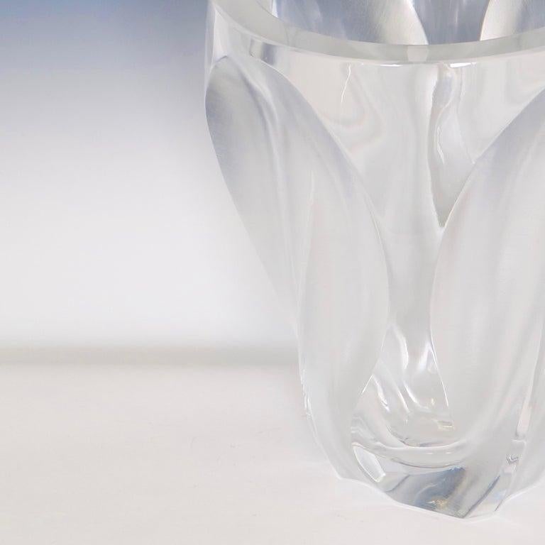 20th Century Wonderful Mid-Century Modern Lalique Ingrid Frosted Clear Leaf Crystal Vase