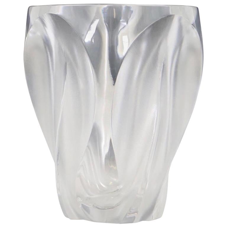 Wonderful Mid-Century Modern Lalique Ingrid Frosted Clear Leaf Crystal Vase