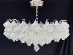 Wunderschöner Mid Century Modern Großer Tulipan Kalmar Klarer Kunstglas Kronleuchter