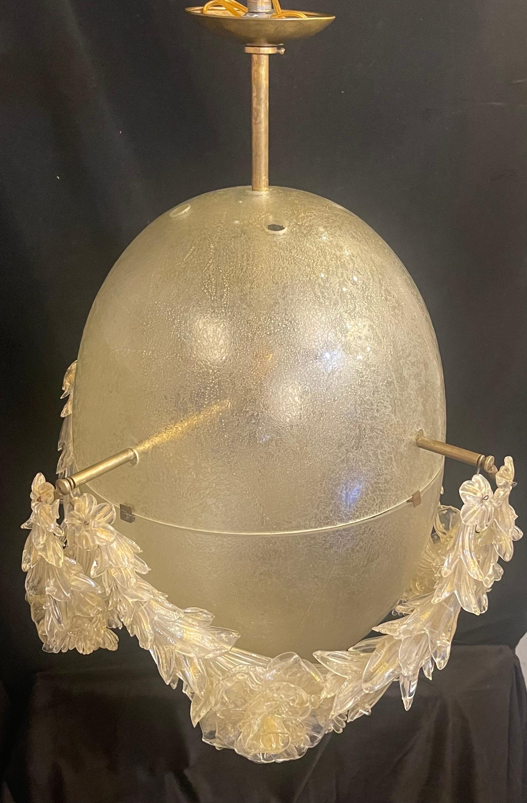 Meraviglioso lampadario a uovo a forma di fiore in vetro di Murano, moderno e di metà secolo. 1