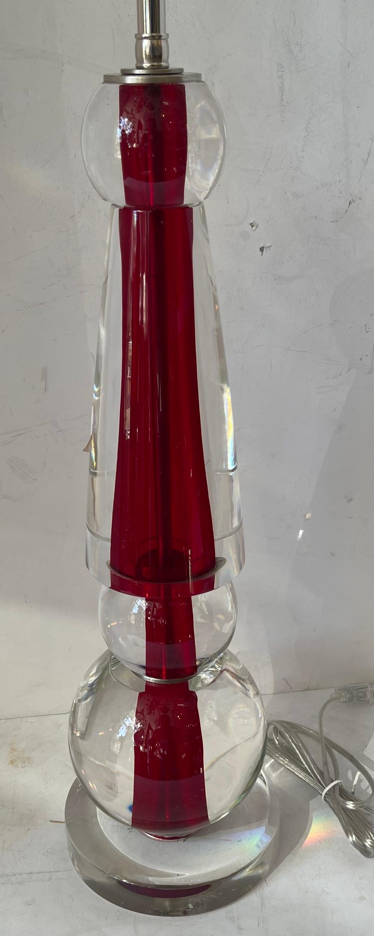 Mid-Century Modern Merveilleuse lampe de bureau moderne du milieu du siècle dernier en verre vénitien rouge cerise Lorin de Murano en vente