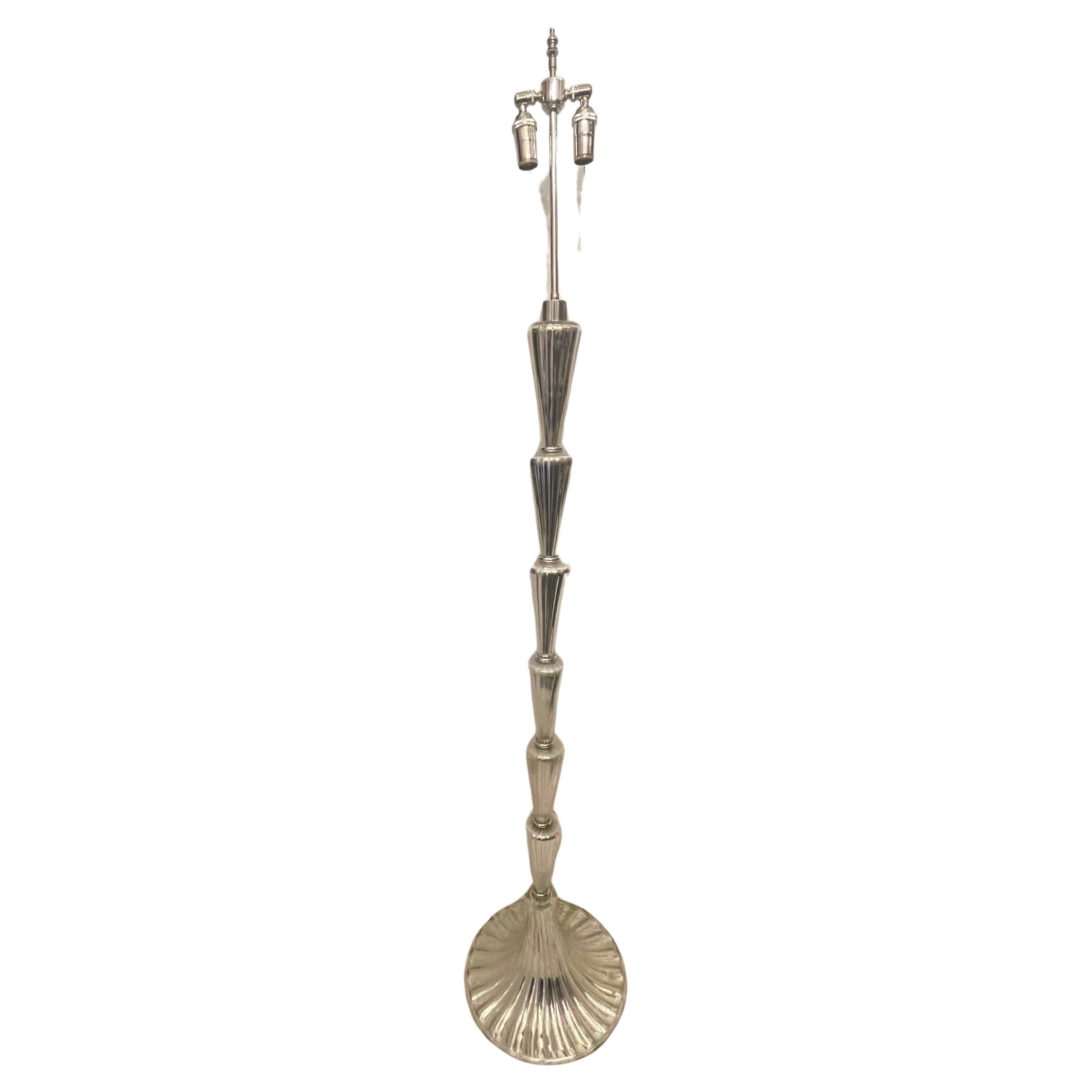 Merveilleux lampadaire vénitien de Murano moderne du milieu du siècle dernier, Lorin Marsh Silver Glass en vente