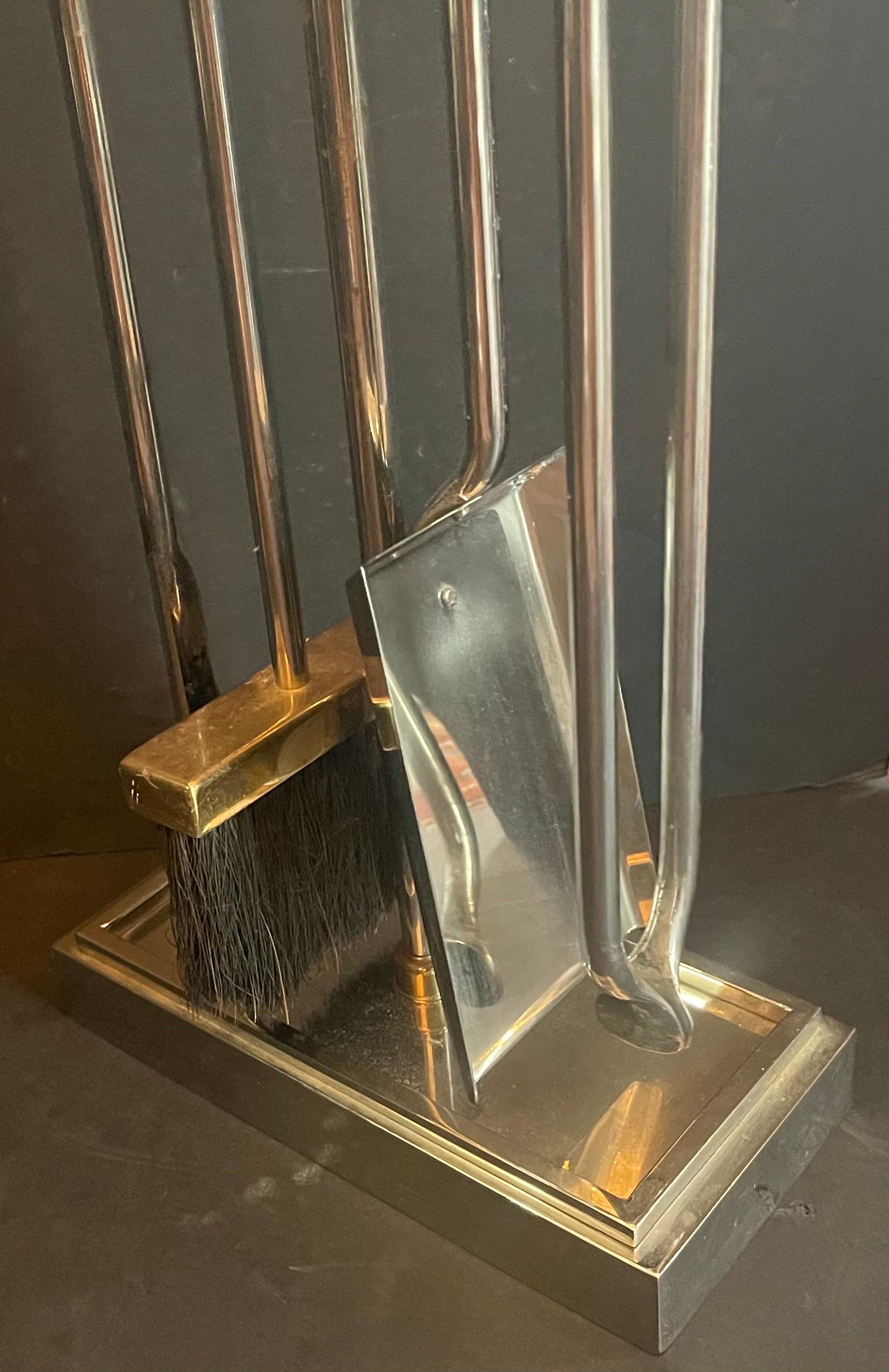 20ième siècle Merveilleux ensemble d'outils de cheminée en nickel et bronze de style moderne du milieu du siècle Danny Alessandro en vente