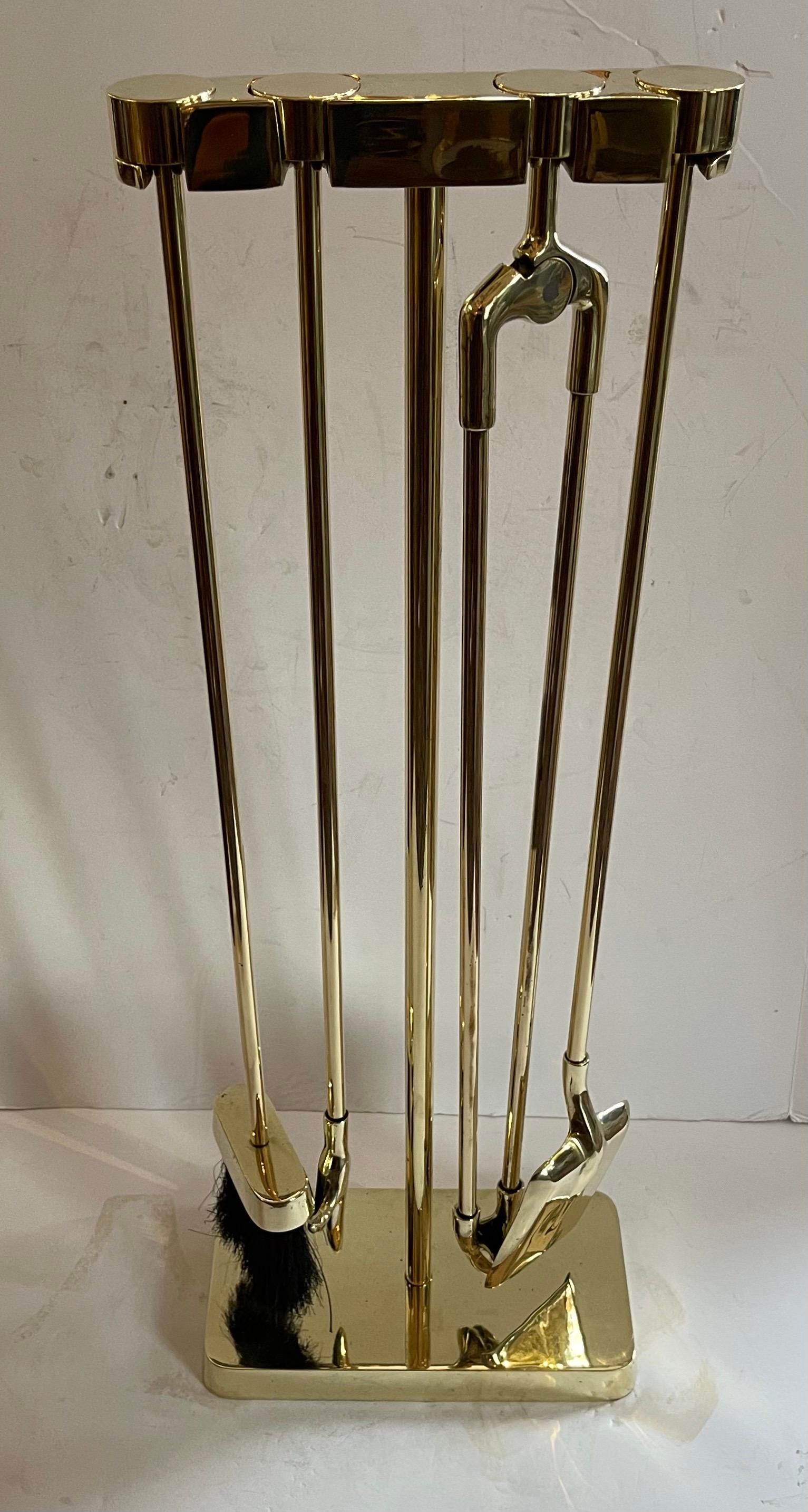 Wonderful Mid-Century Modern Polished Brass Fireplace Fire Place Tool Set In Good Condition For Sale In Roslyn, NY