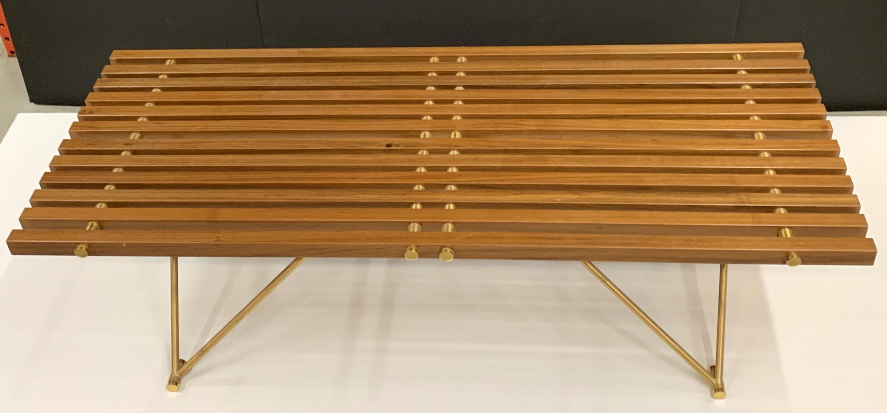 Wonderful Mid-Century Modern Wood Slat Polished Brass Coffee Cocktail Table In Good Condition For Sale In Roslyn, NY