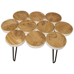 Wunderschöner Mid Century Folk Art Olivenholz Tisch