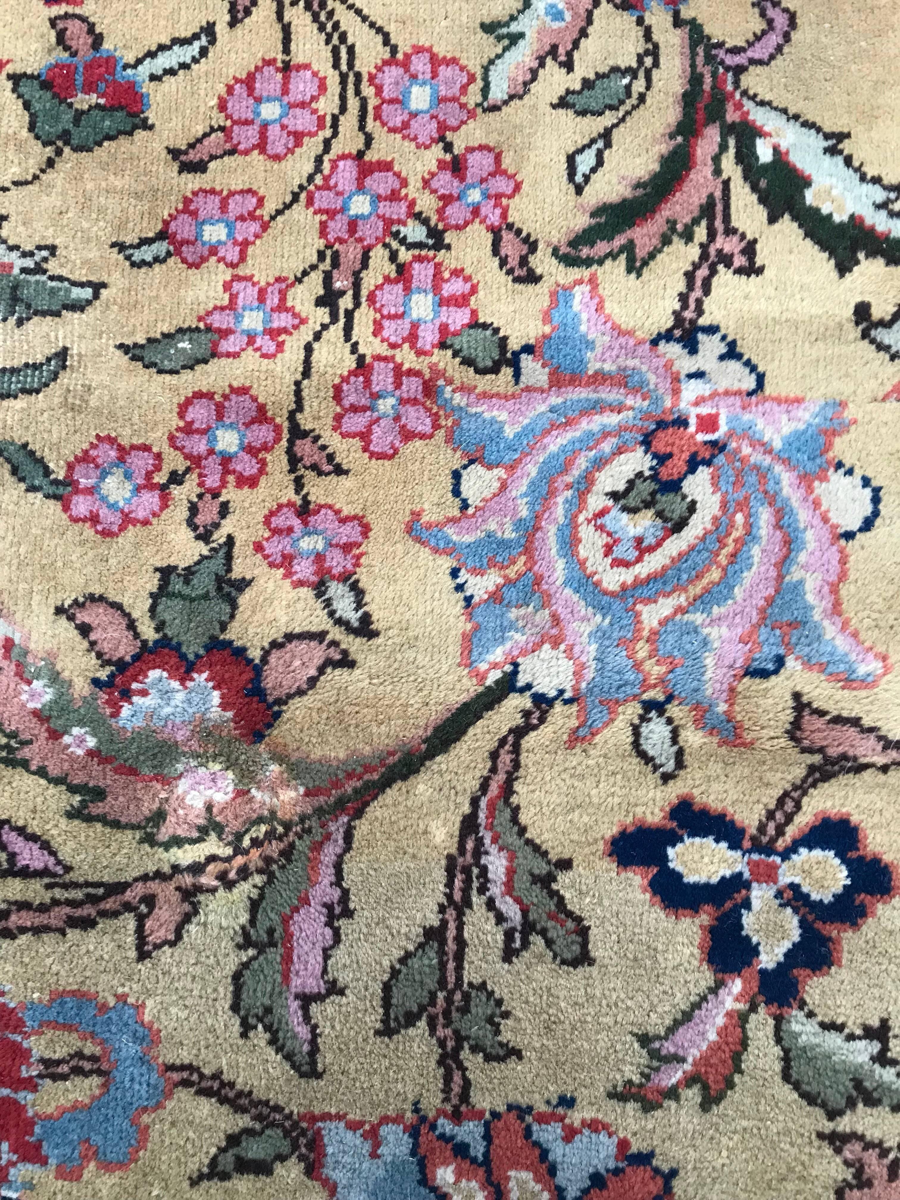 Ein wunderschöner transylvanian Teppich aus der Mitte des Jahrhunderts (Handgeknüpft) im Angebot