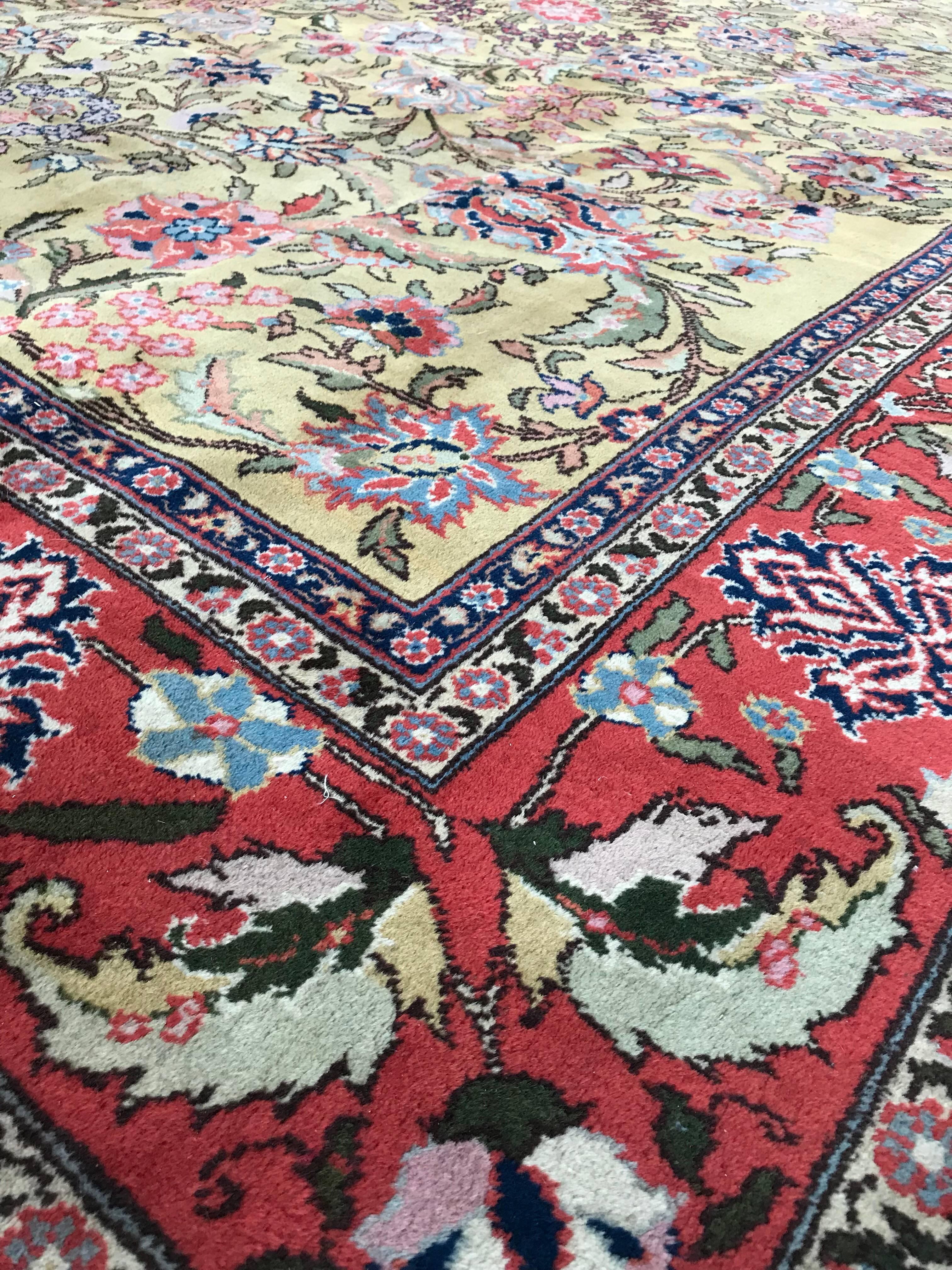 Ein wunderschöner transylvanian Teppich aus der Mitte des Jahrhunderts im Angebot 1