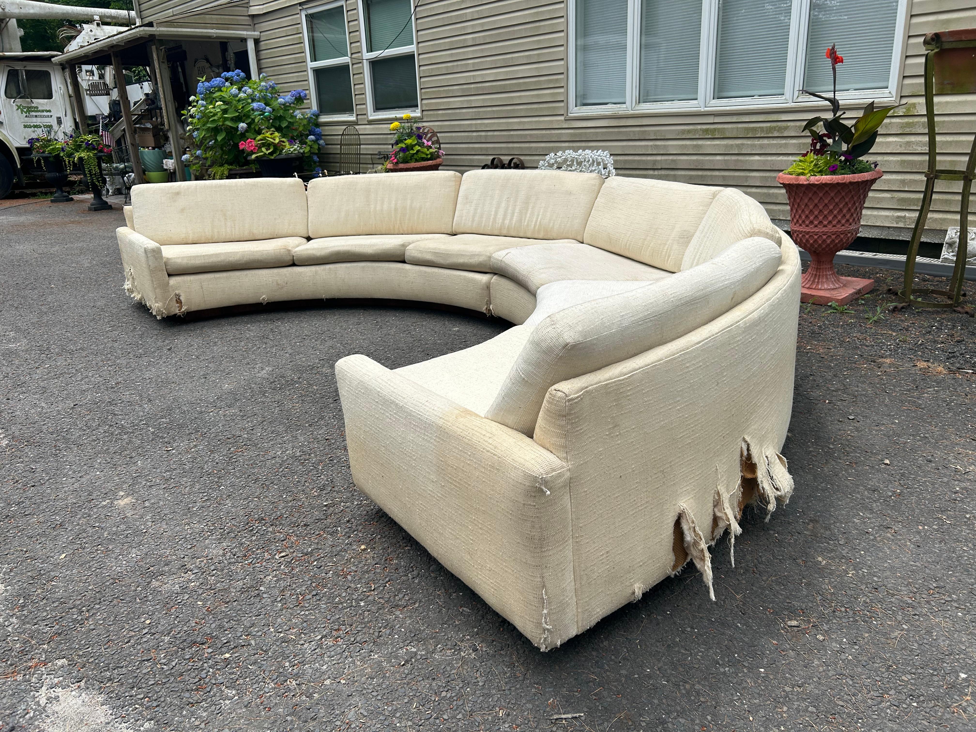 Merveilleux canapé circulaire Milo Baughman État moyen - En vente à Pemberton, NJ