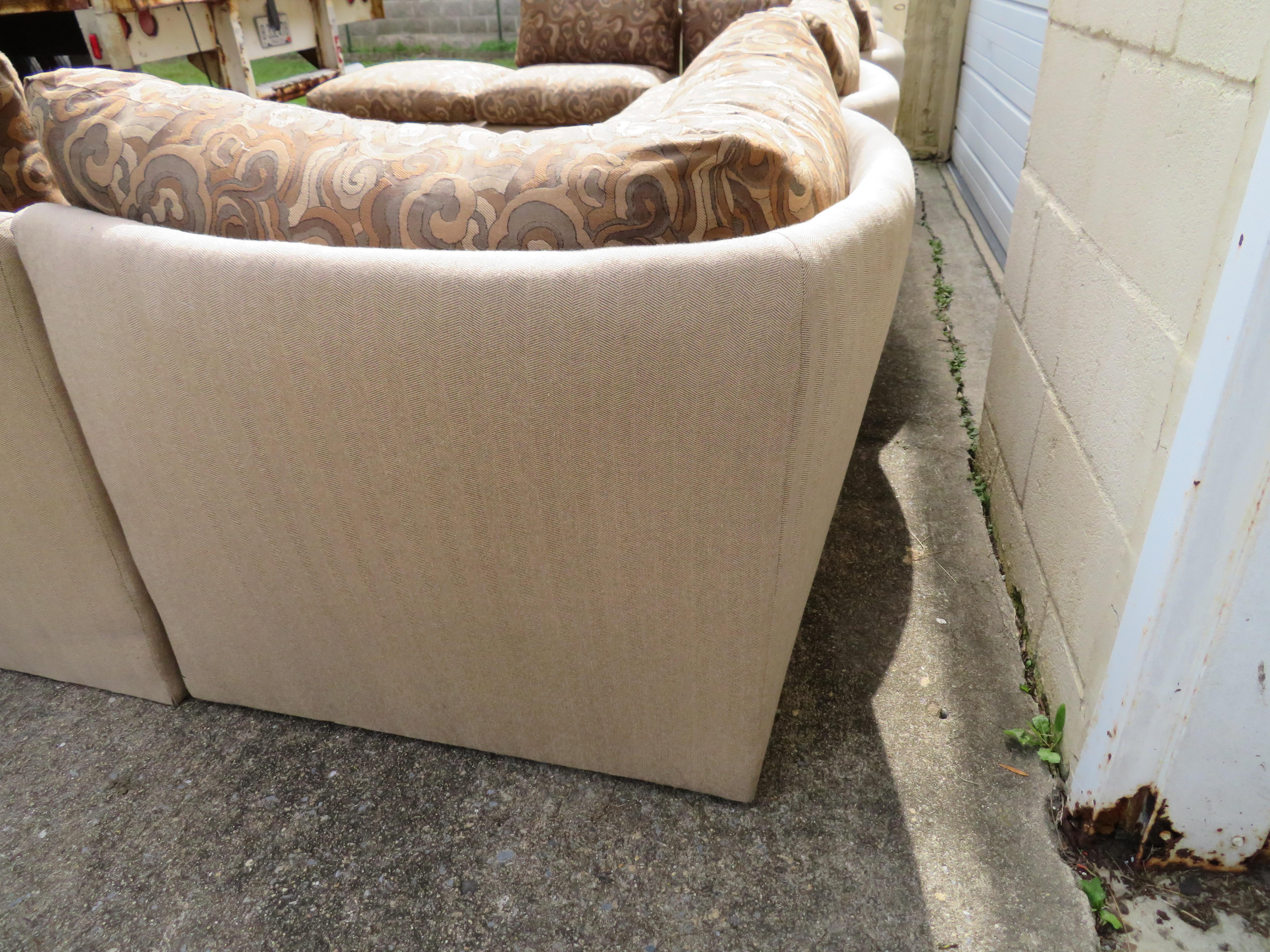 Wonderful Milo Baughman 9-Piece Curved Back Sectional Sofa Mid-Century Modern In Good Condition In Pemberton, NJ